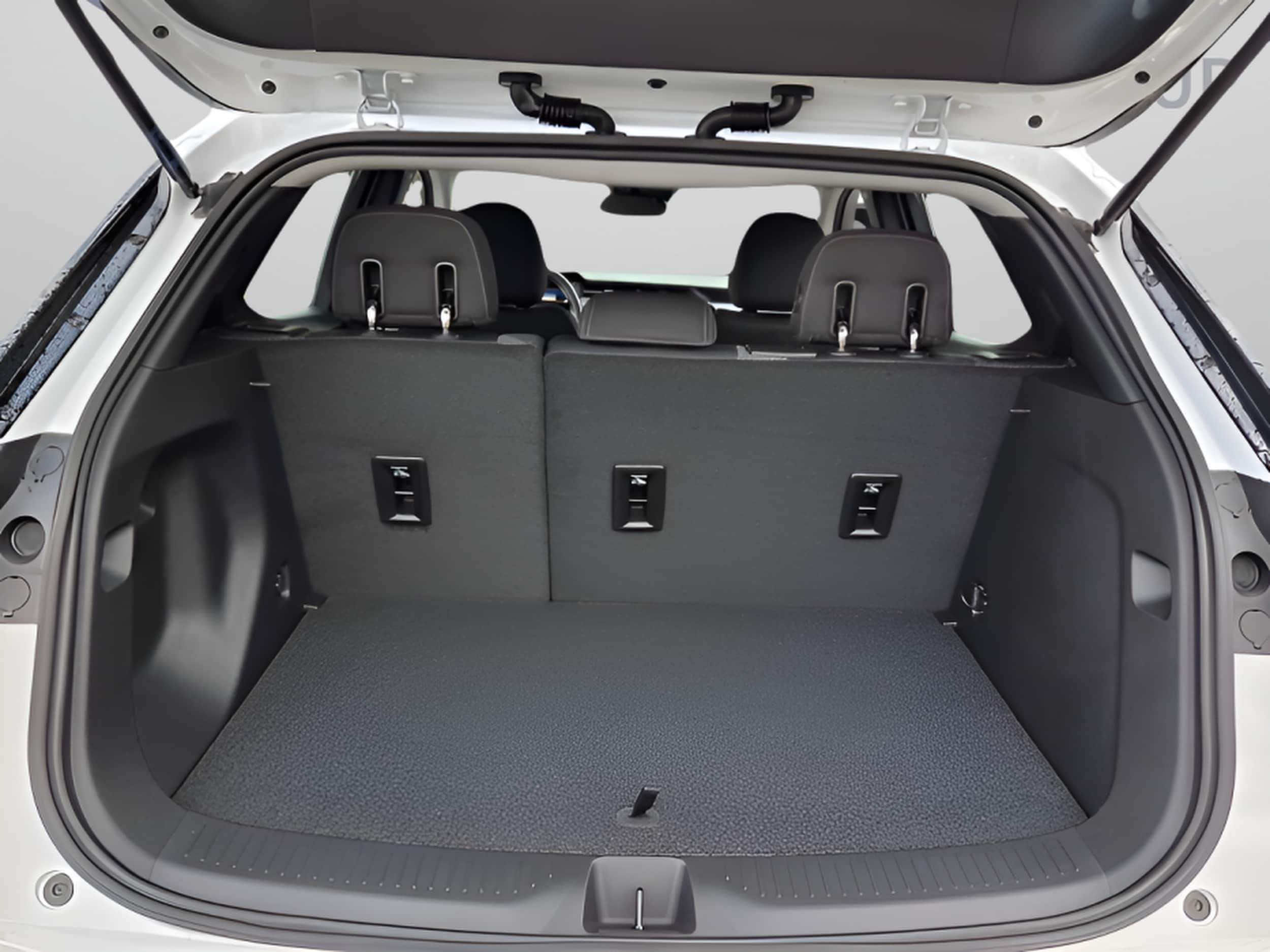 2027 Chevrolet Bolt LT - Photo 15