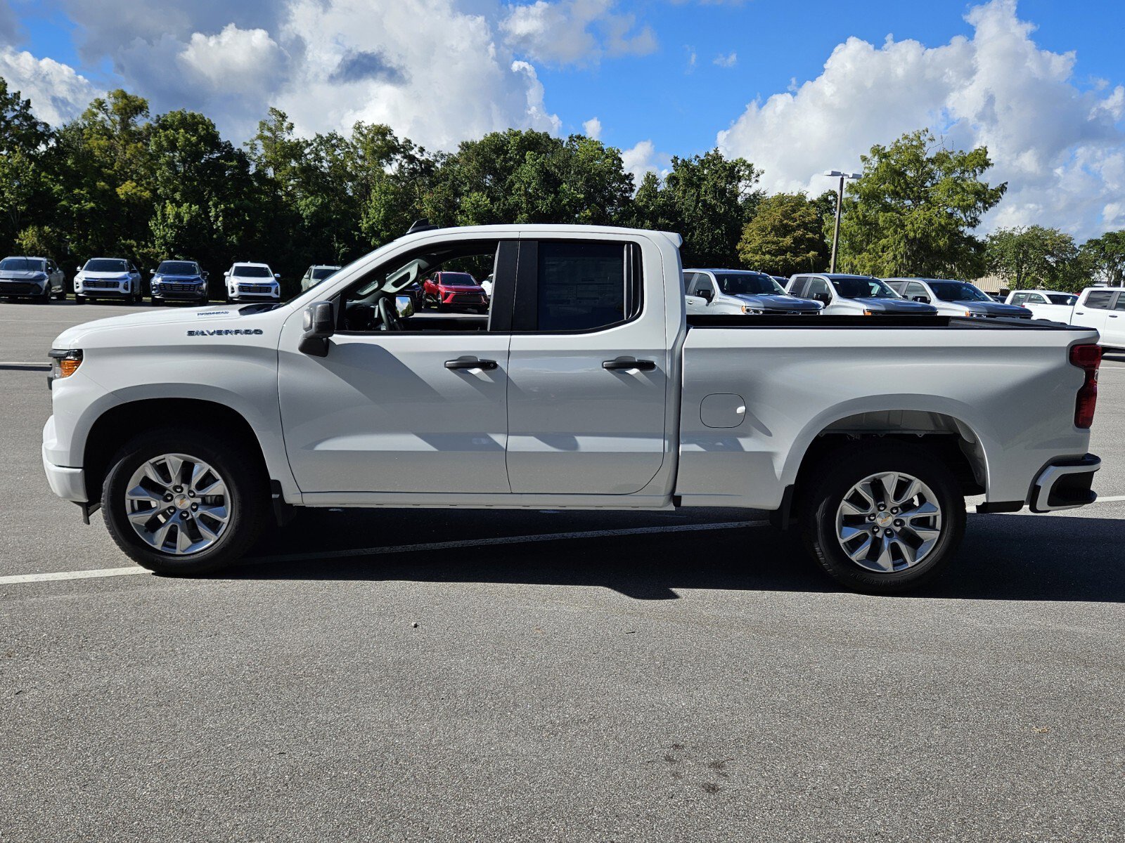 2026 Chevrolet Silverado 1500 Custom photo 3