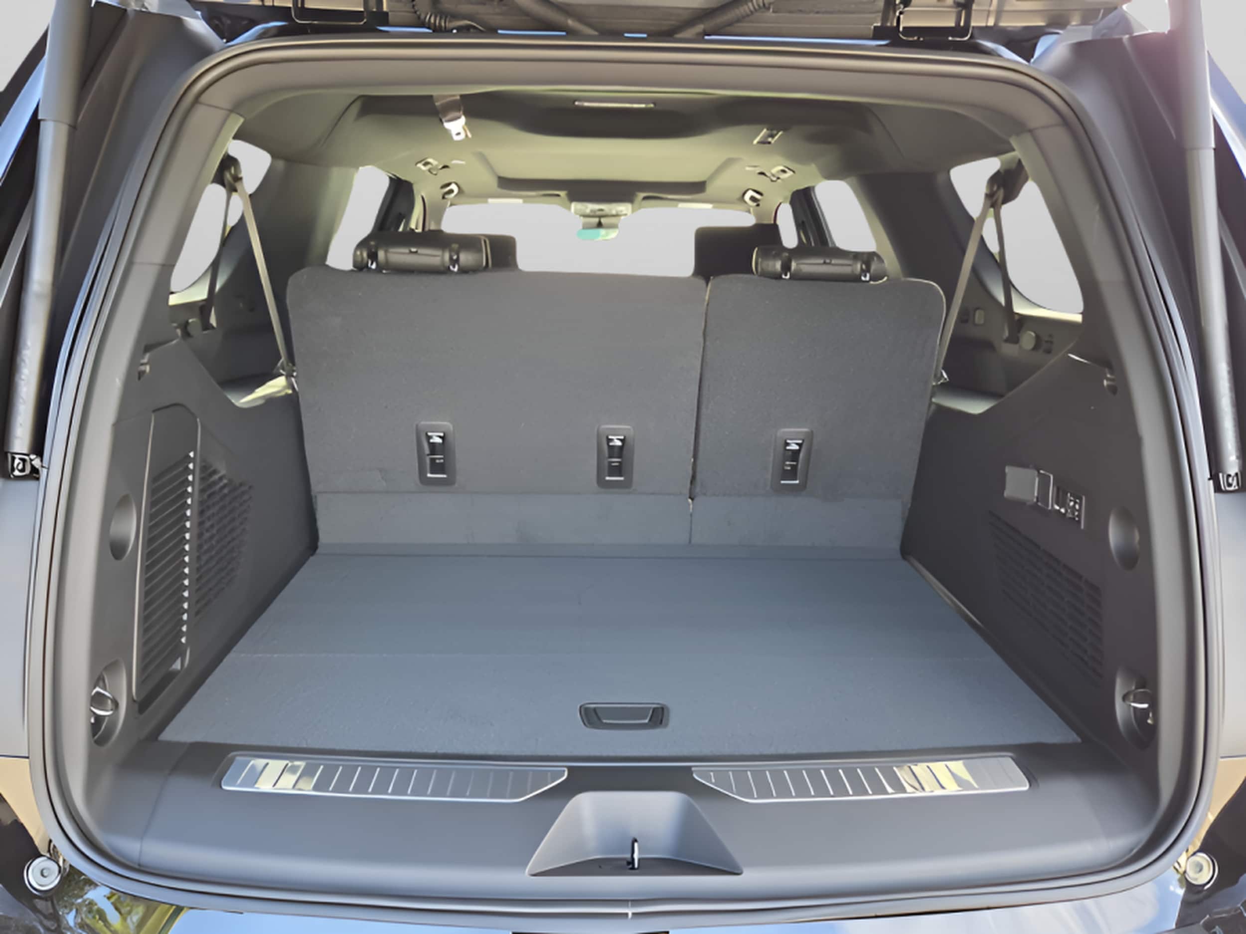 2026 Chevrolet Suburban Z71 - Photo 17