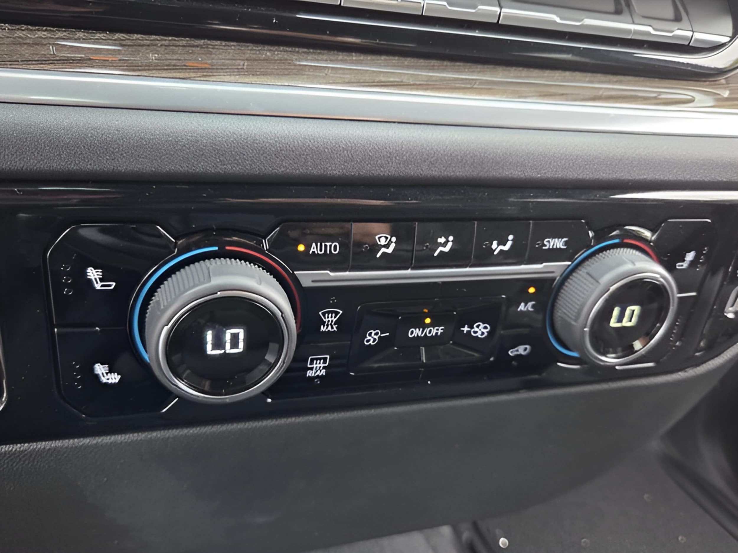 2025 Chevrolet Silverado 1500 RST - Photo 25