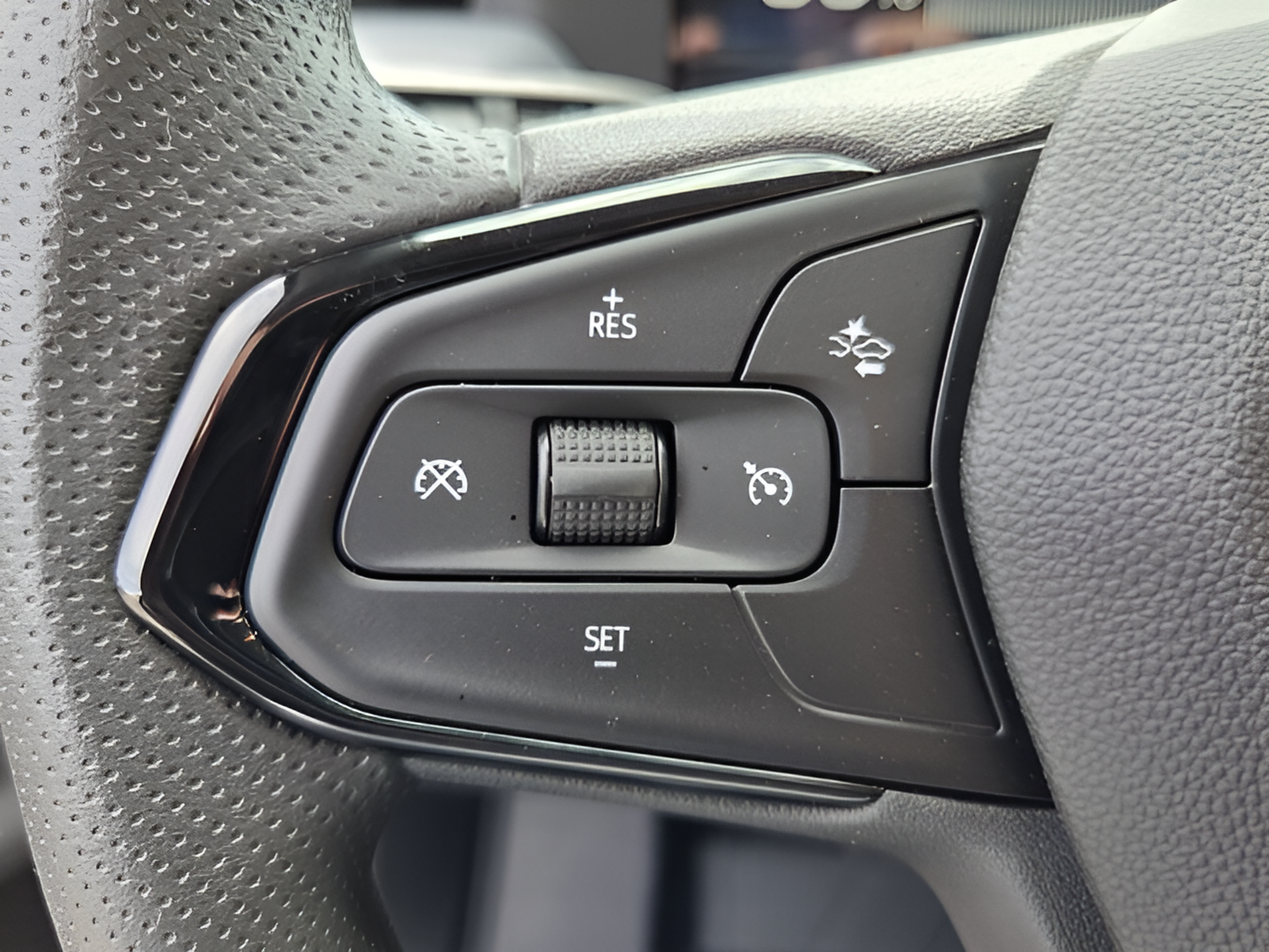 2027 Chevrolet Bolt LT - Photo 23