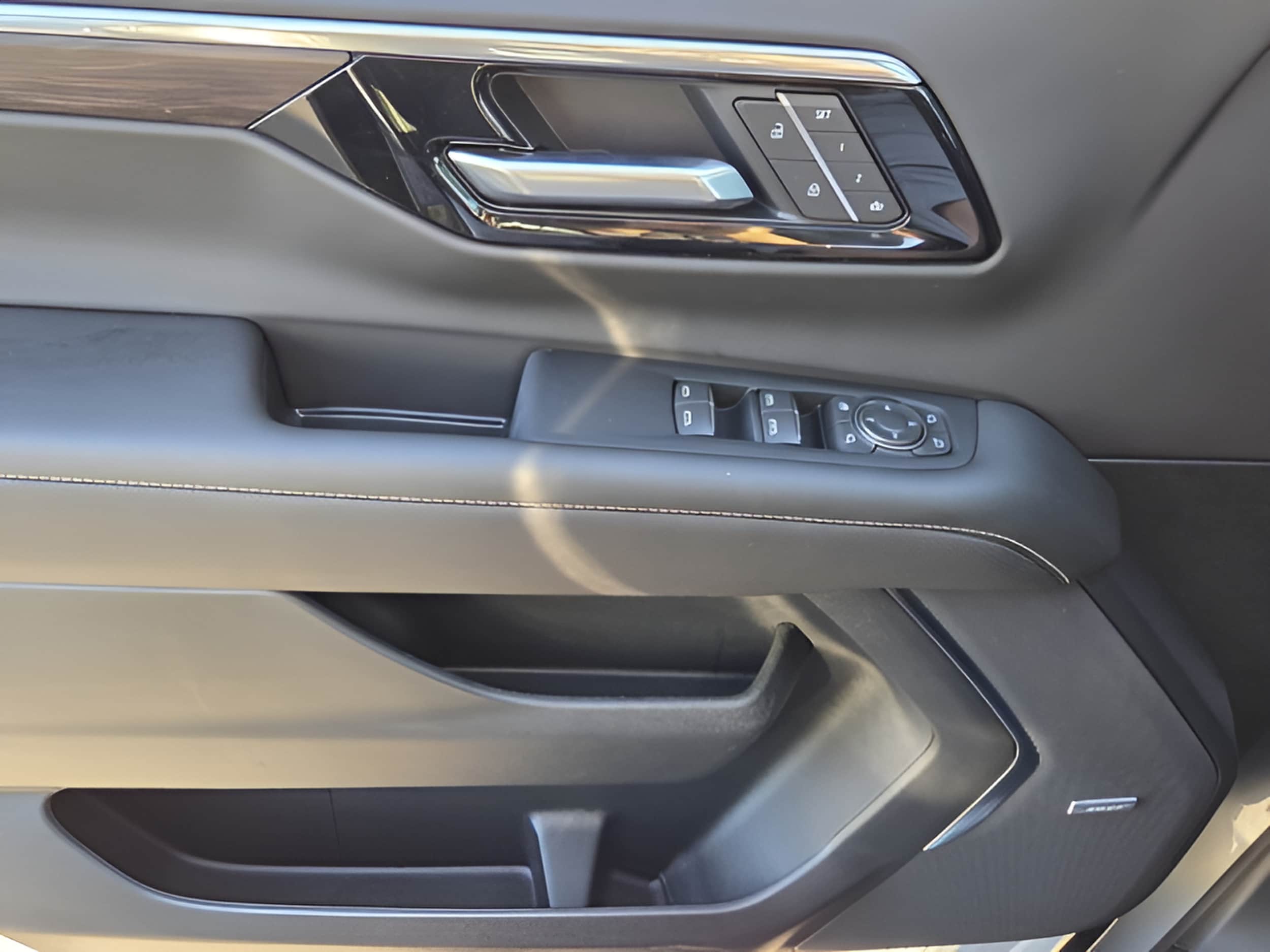 2026 Chevrolet Tahoe Premier - Photo 31