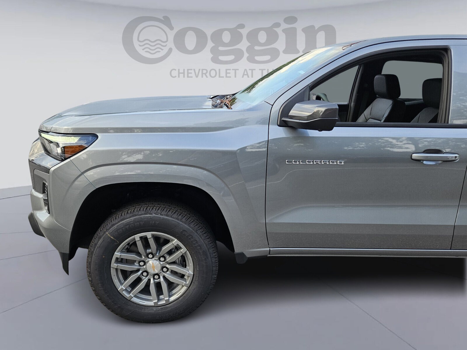 2026 Chevrolet Colorado LT photo 2