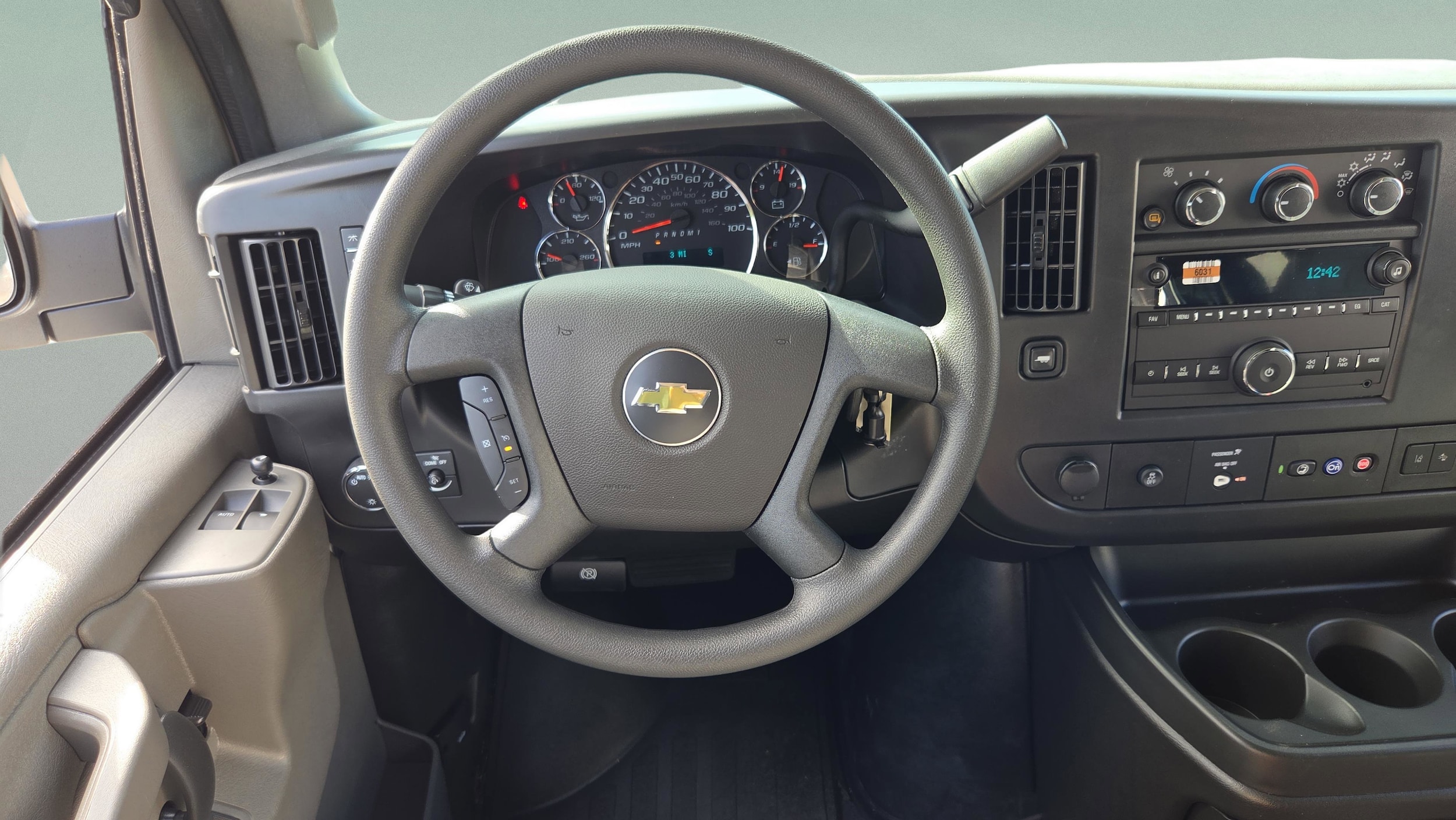 2026 Chevrolet Express Passenger LT - Photo 11