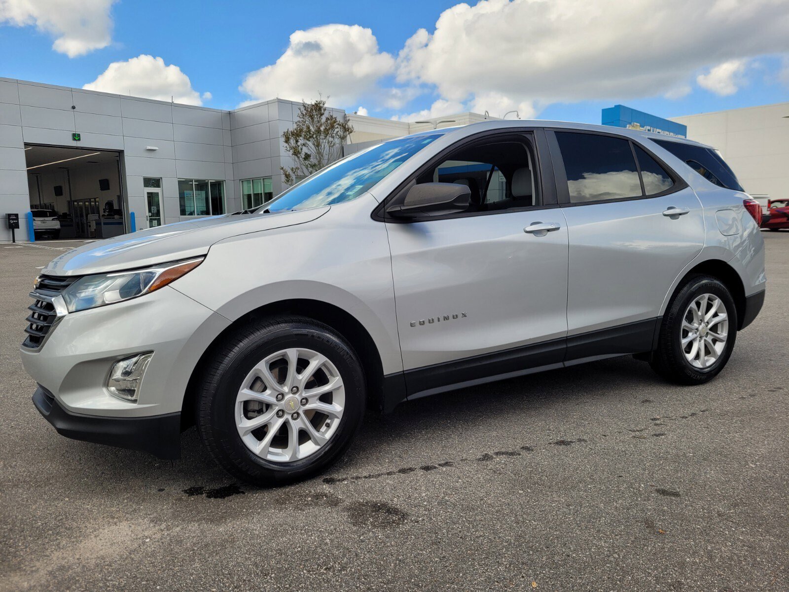 2021 Chevrolet Equinox LS's photo