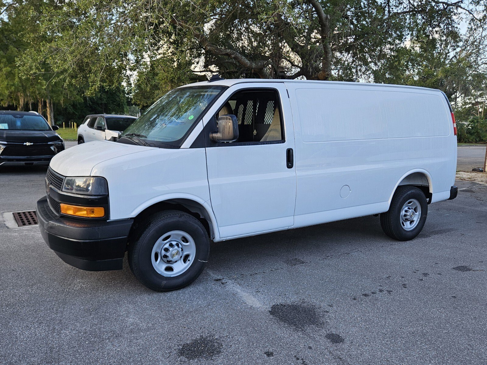 2025 Chevrolet Express Cargo Work Van's photo