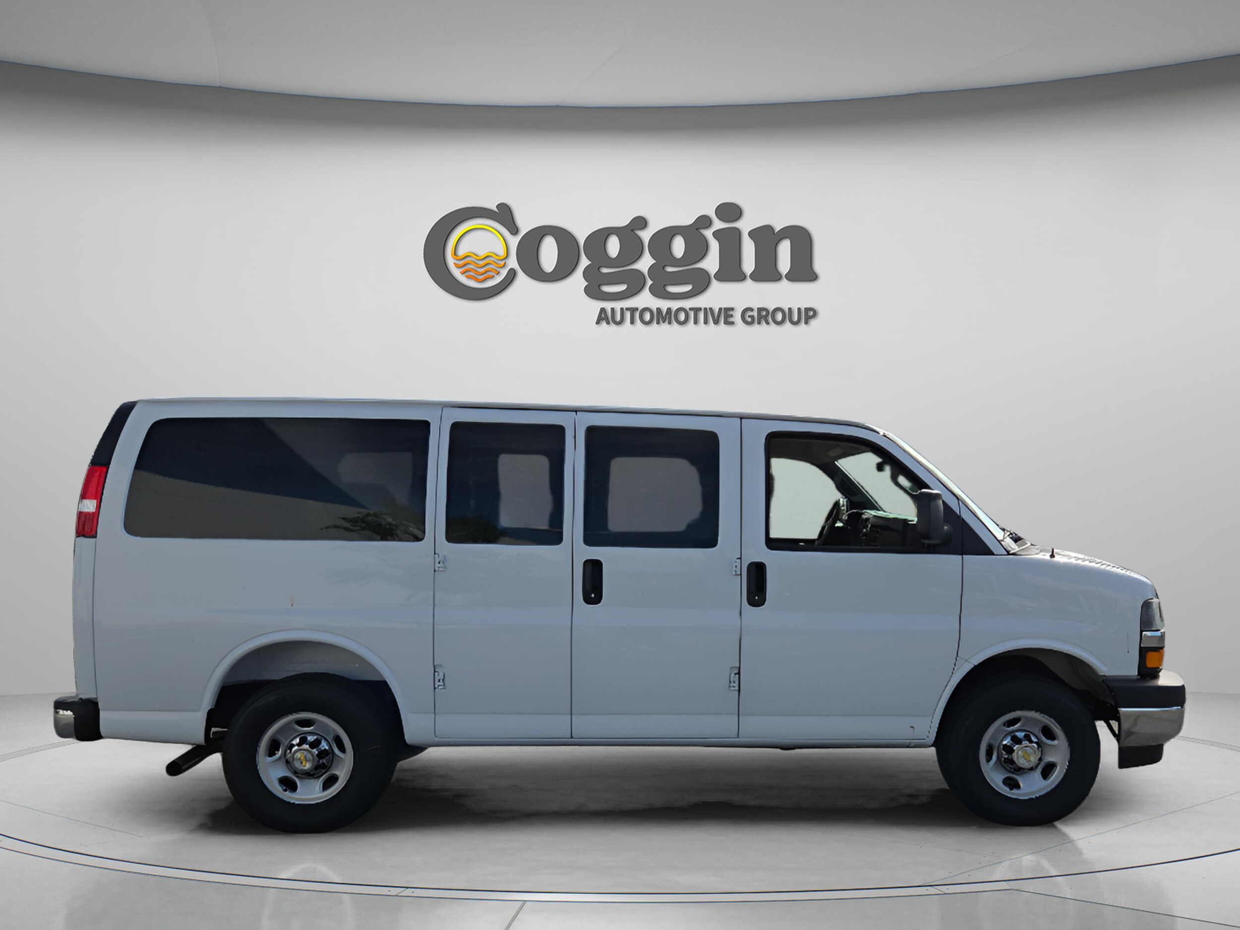 2026 Chevrolet Express Passenger LT - Photo 7