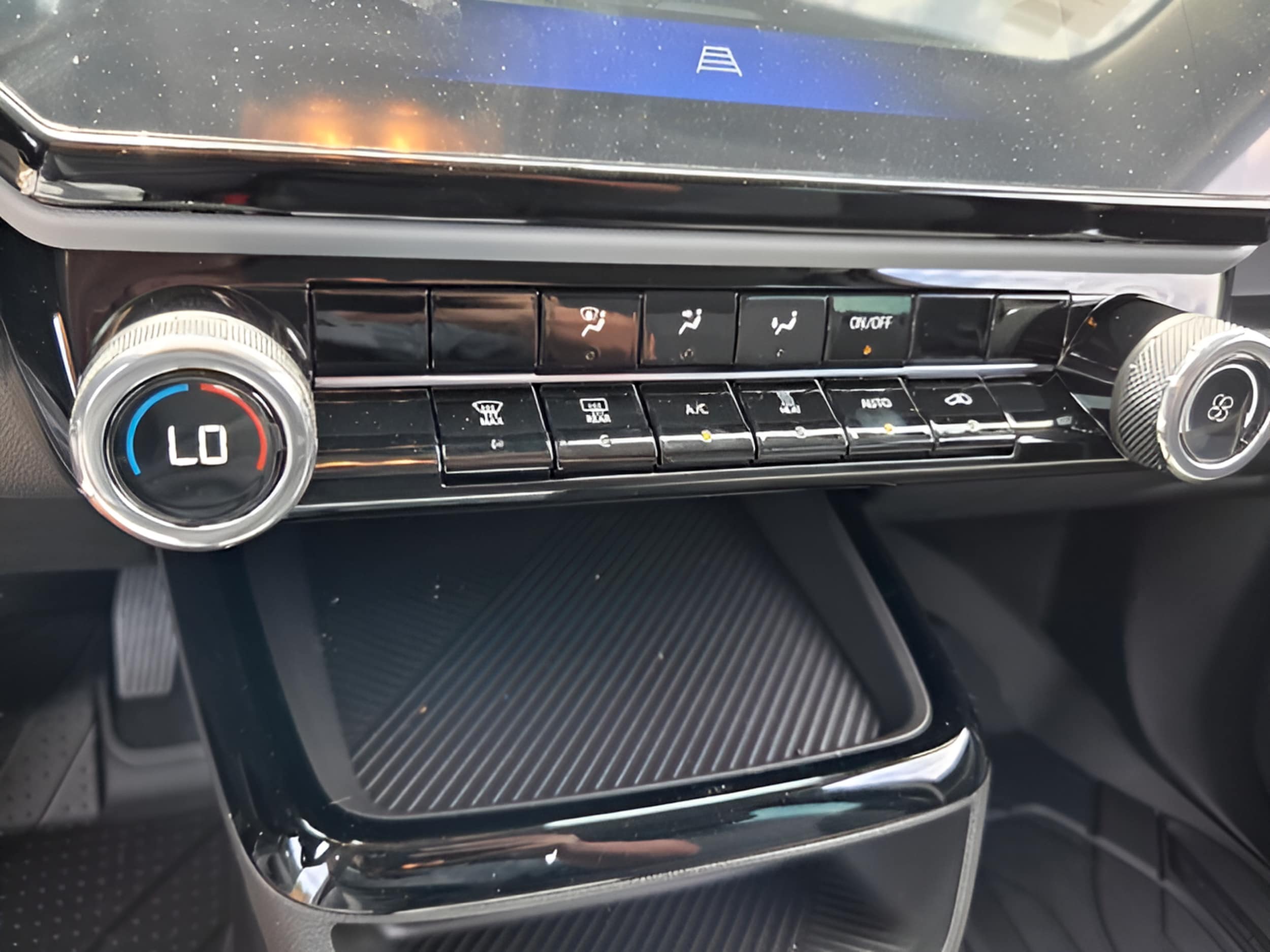 2027 Chevrolet Bolt LT - Photo 21