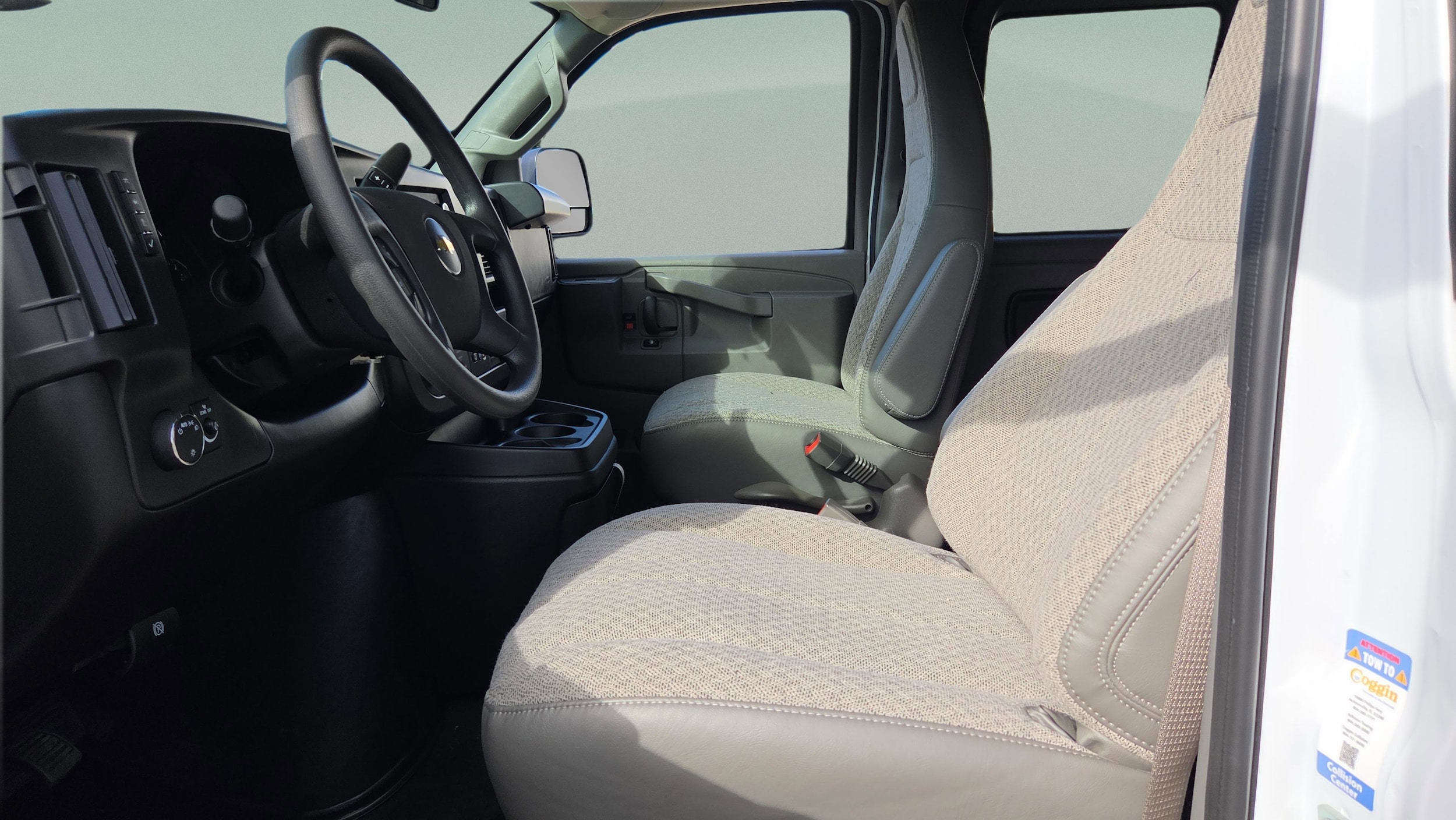 2026 Chevrolet Express Passenger LT - Photo 10