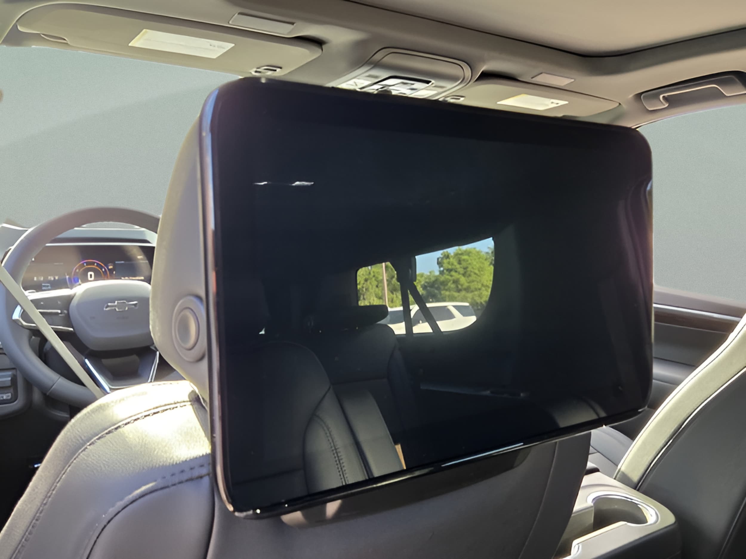 2026 Chevrolet Suburban Z71 - Photo 16