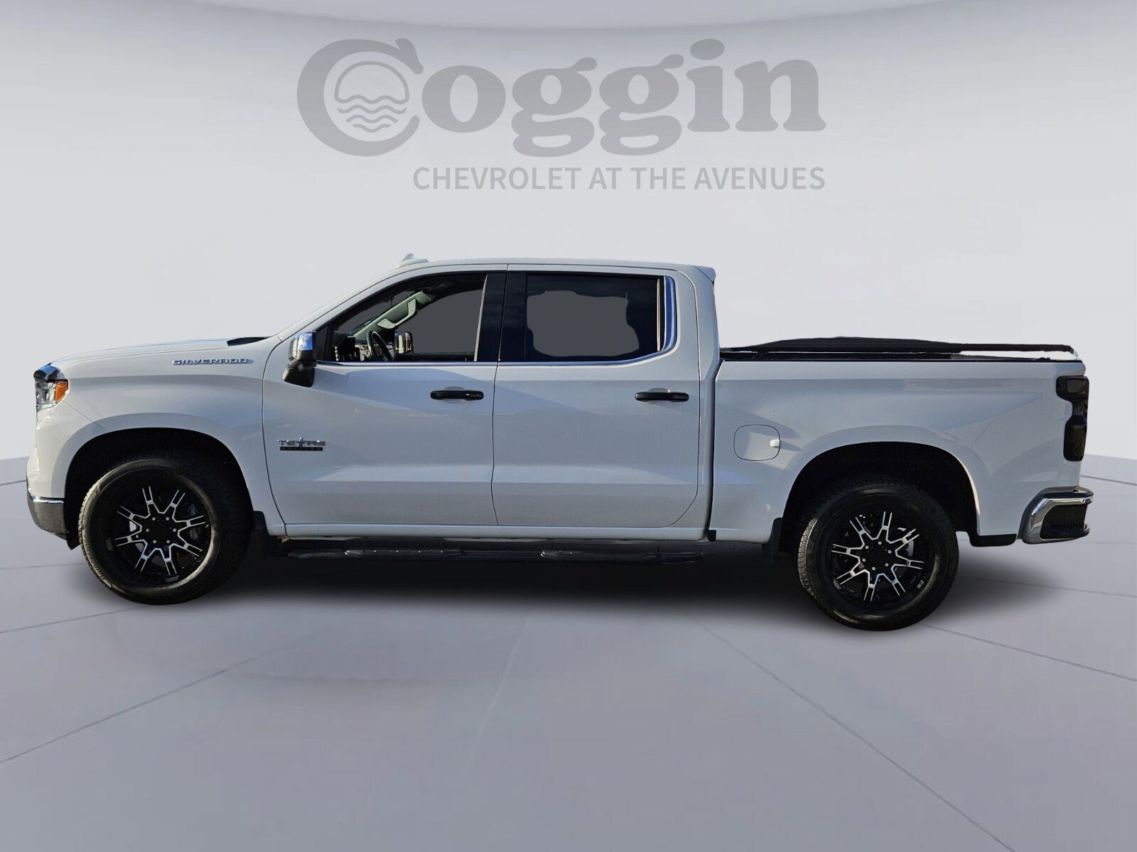 2022 Chevrolet Silverado 1500 LTZ photo 3