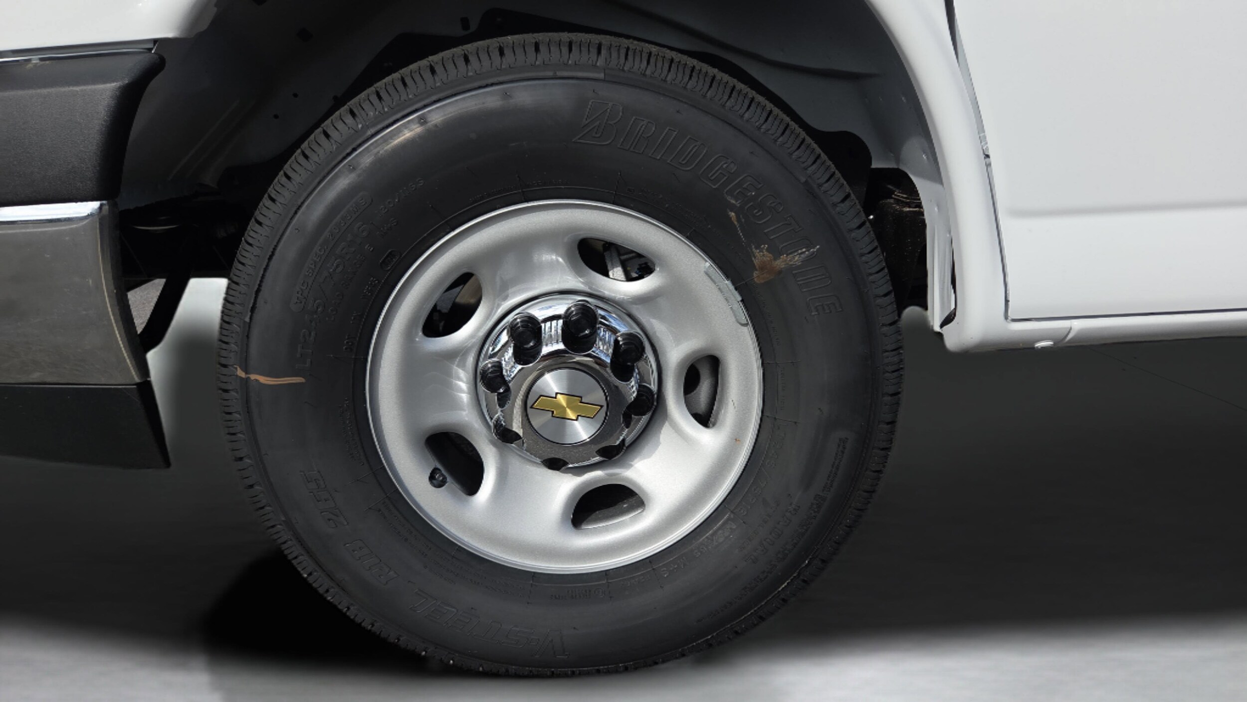 2026 Chevrolet Express Passenger LT - Photo 29