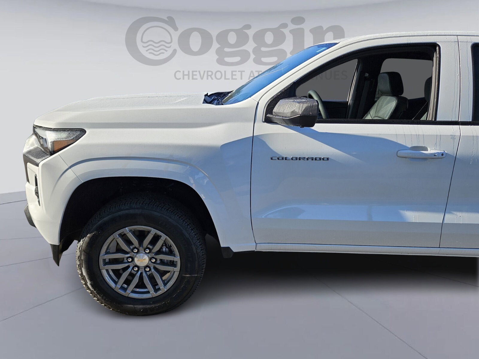 2025 Chevrolet Colorado Work Truck LT photo 2