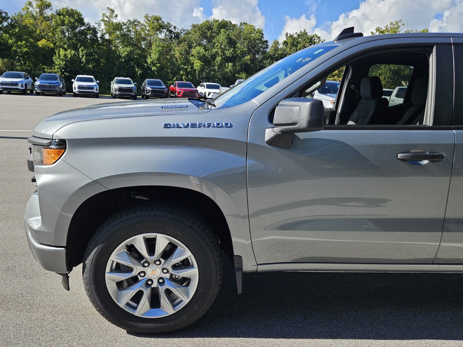 2026 Chevrolet Silverado 1500 Custom photo 2