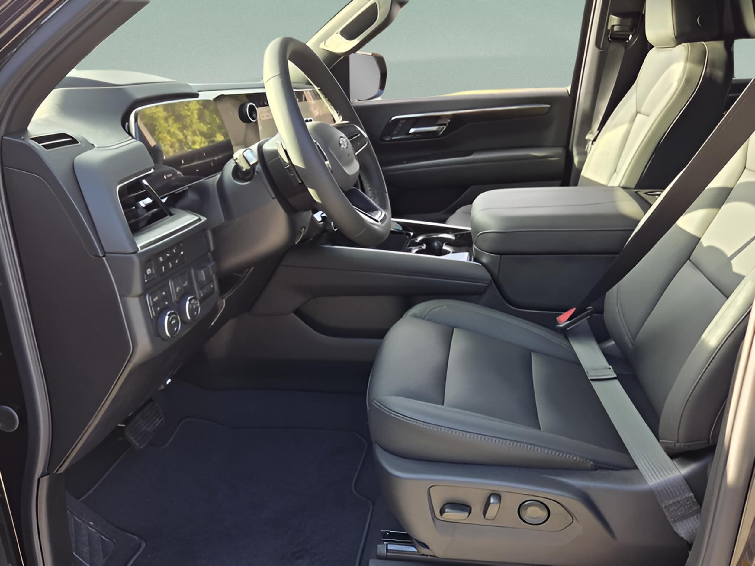 2026 Chevrolet Suburban Z71 - Photo 12