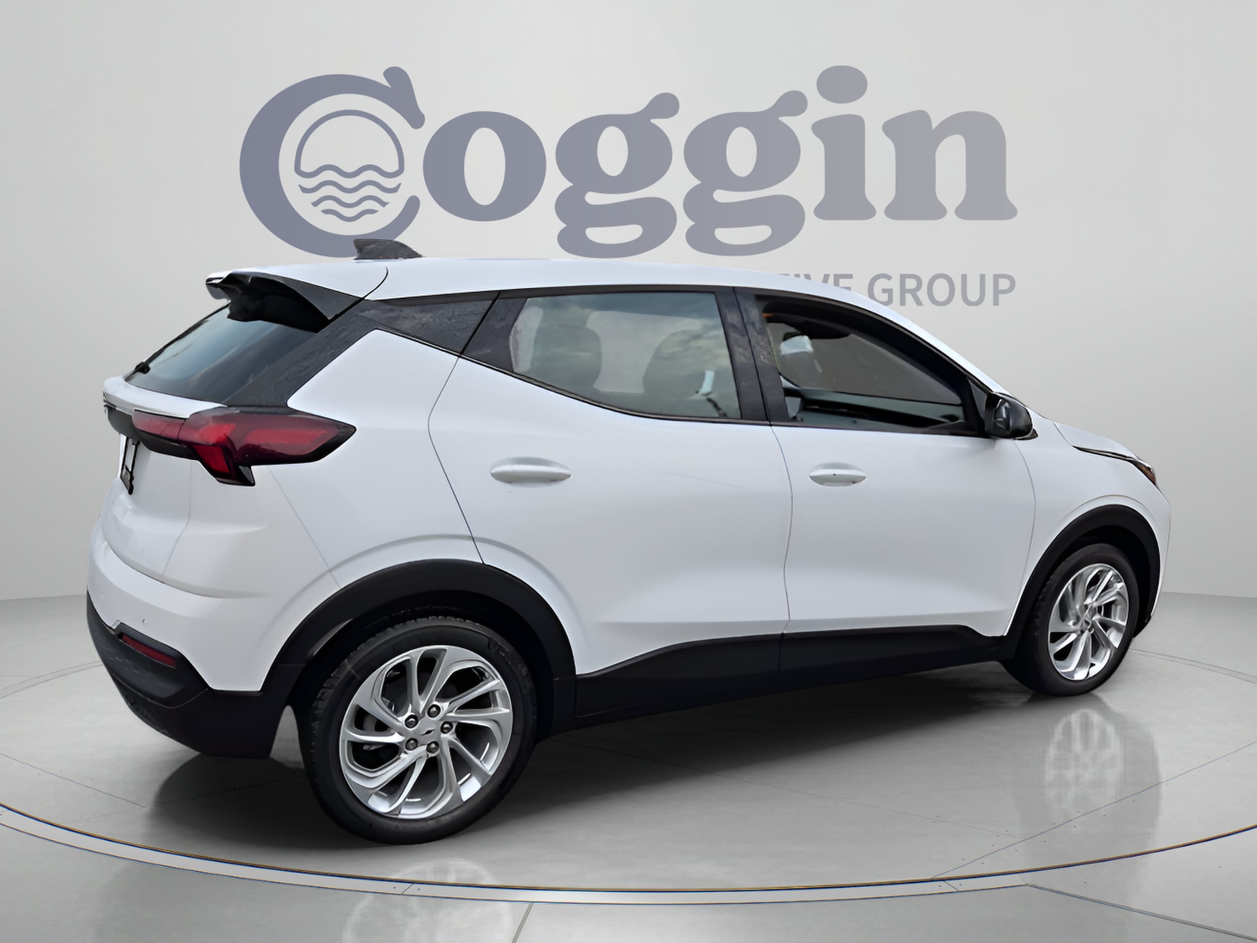 2027 Chevrolet Bolt LT - Photo 6