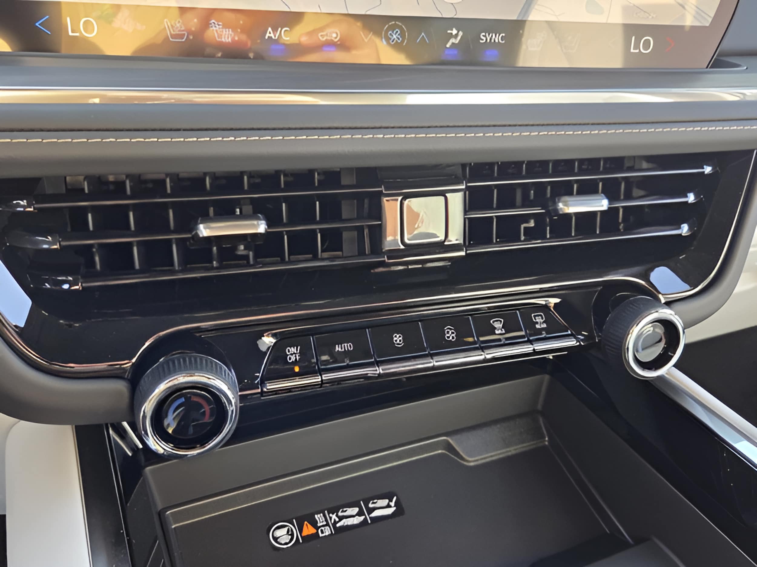 2026 Chevrolet Tahoe Premier - Photo 22