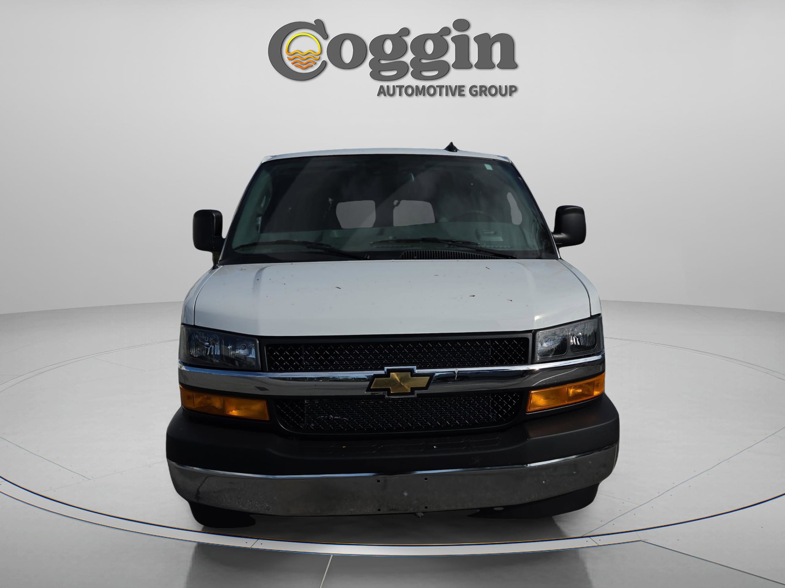 2026 Chevrolet Express Passenger LT - Photo 9