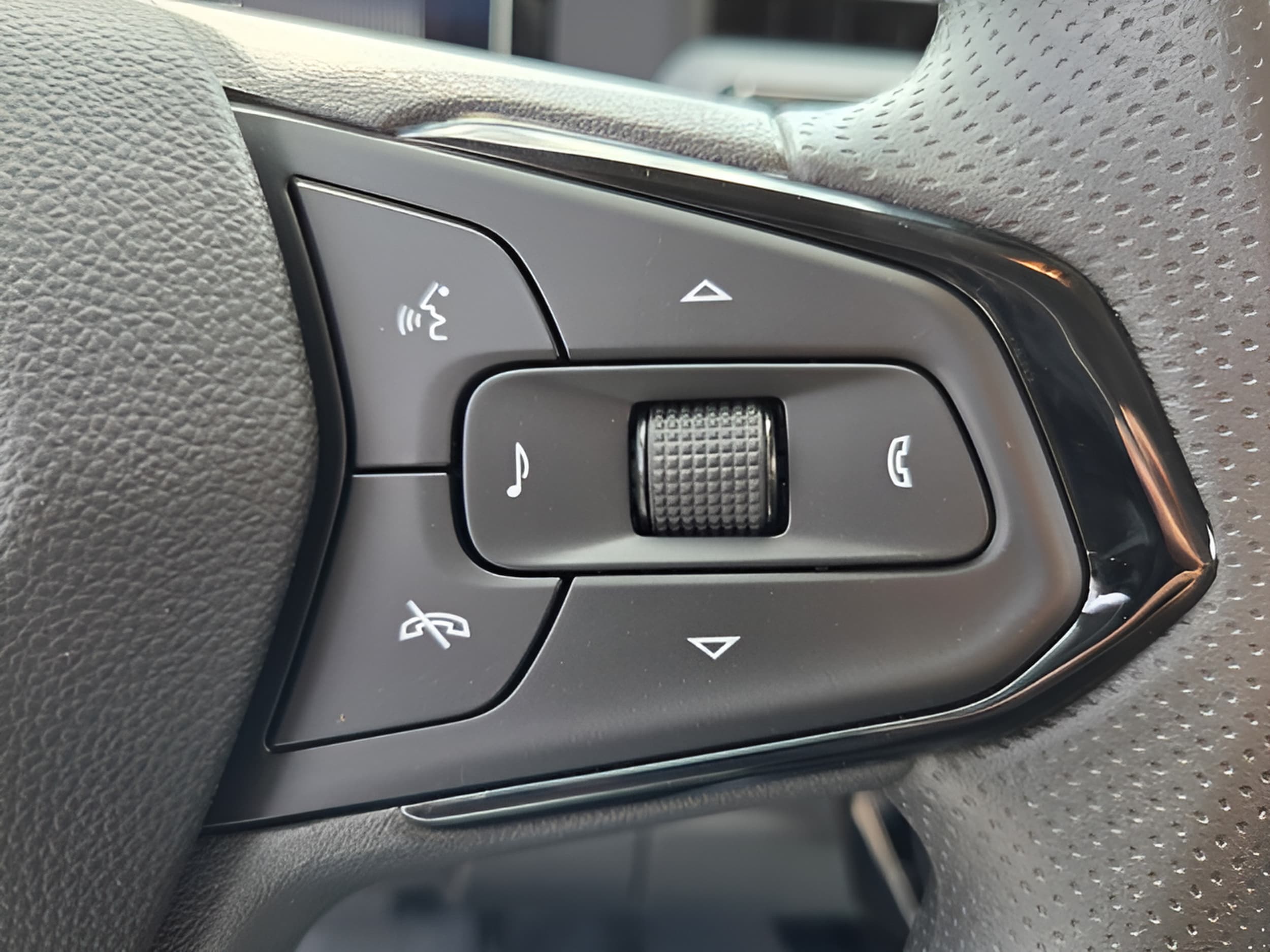 2027 Chevrolet Bolt LT - Photo 24