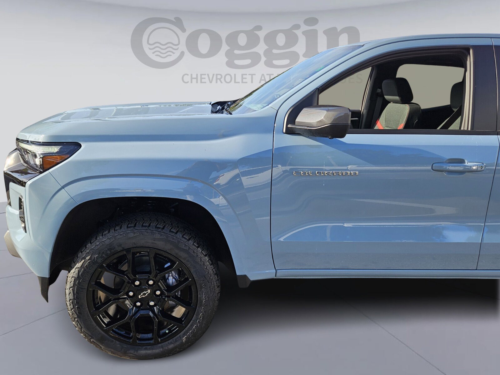 2025 Chevrolet Colorado Z71 photo 2
