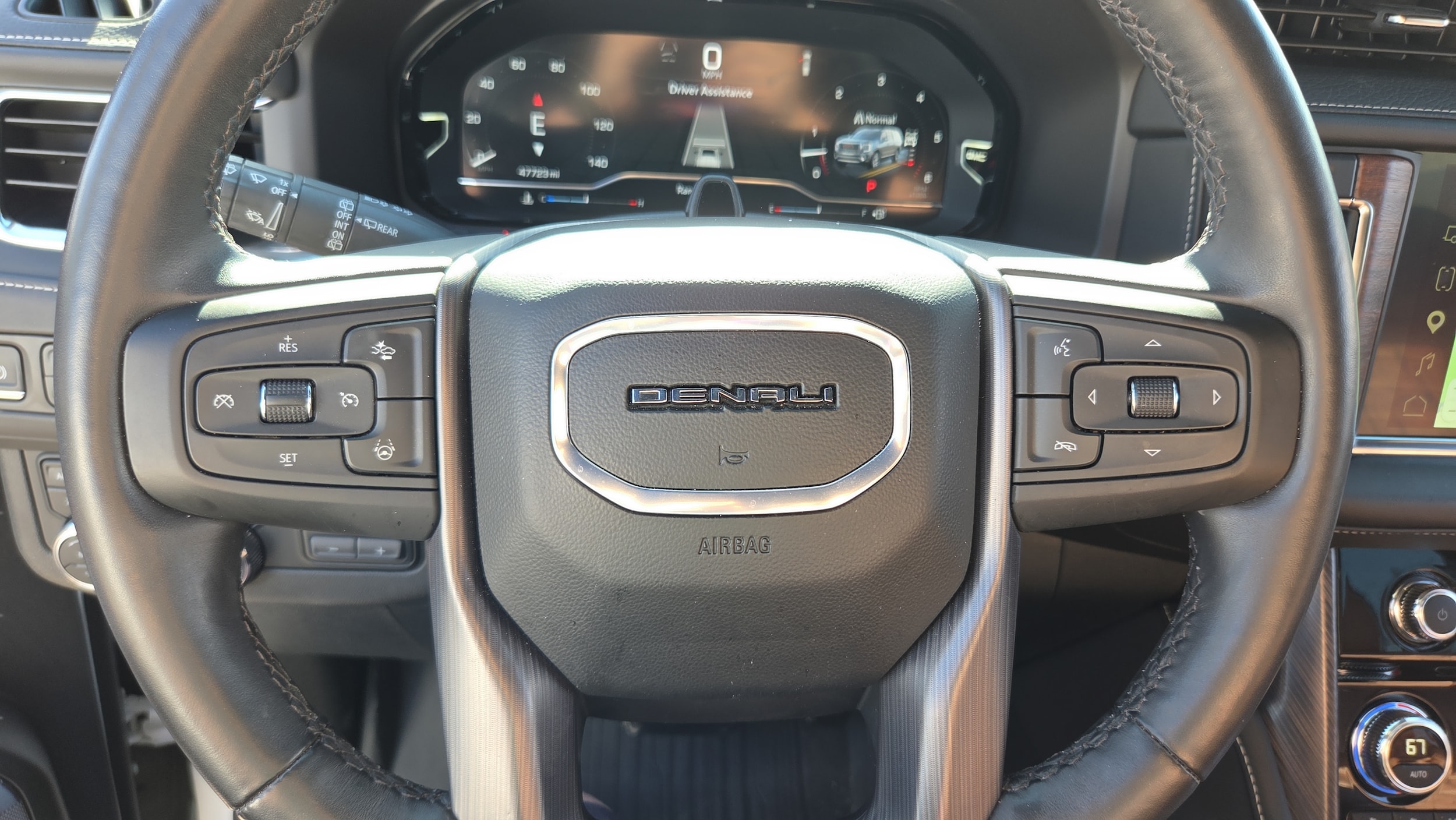 2024 GMC Yukon Denali Ultimate - Photo 24