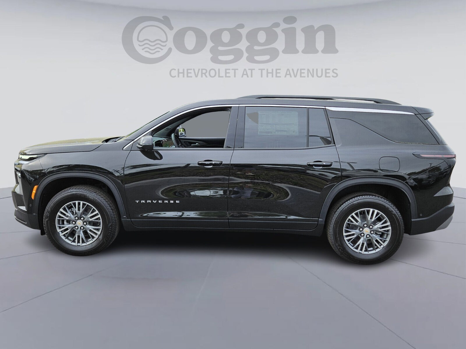 2025 Chevrolet Traverse photo 3