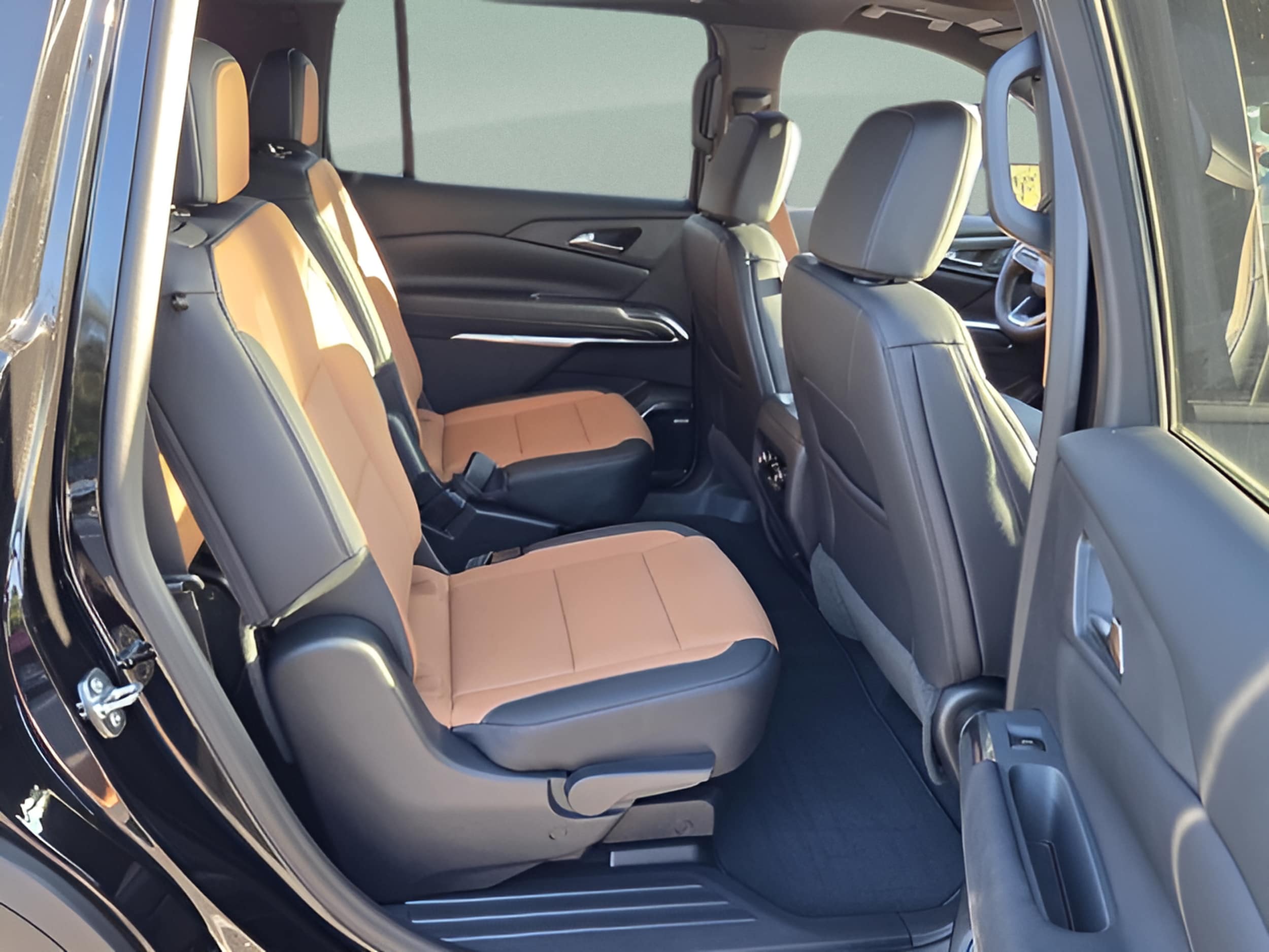 2027 Chevrolet Traverse Z71 - Photo 15