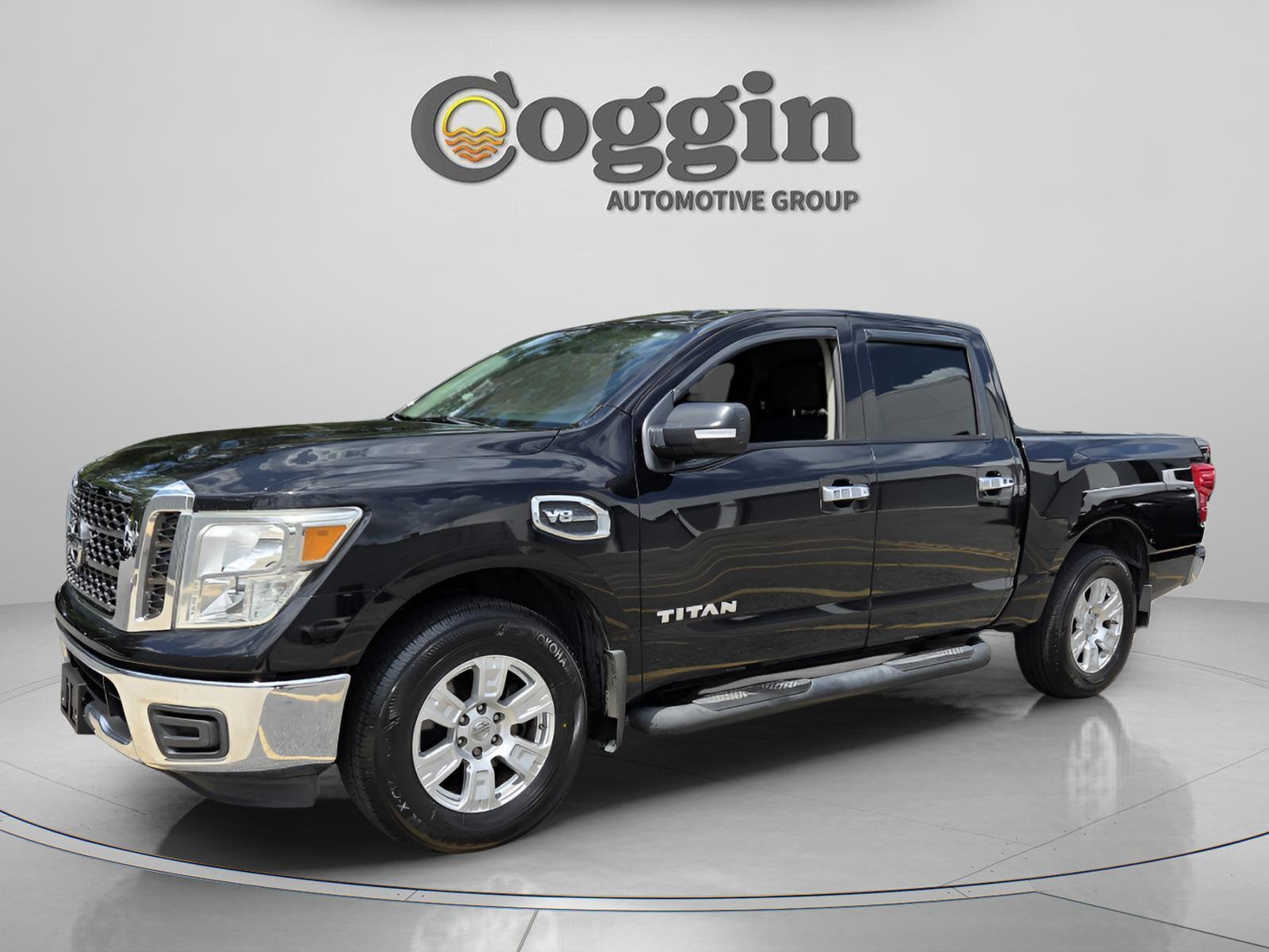 2017 Nissan Titan SV 4X2 Crew Cab's photo