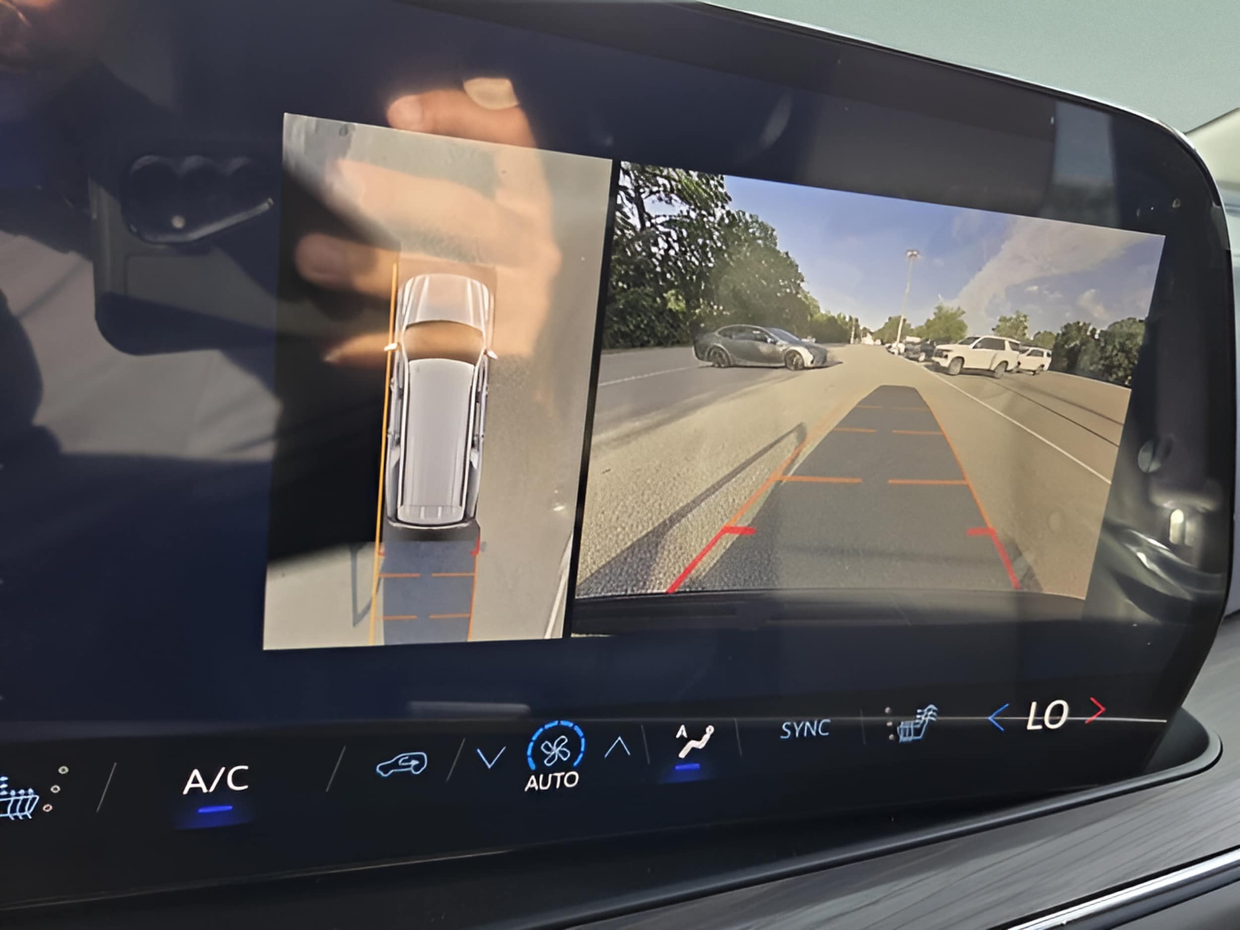 2026 Chevrolet Suburban Z71 - Photo 26