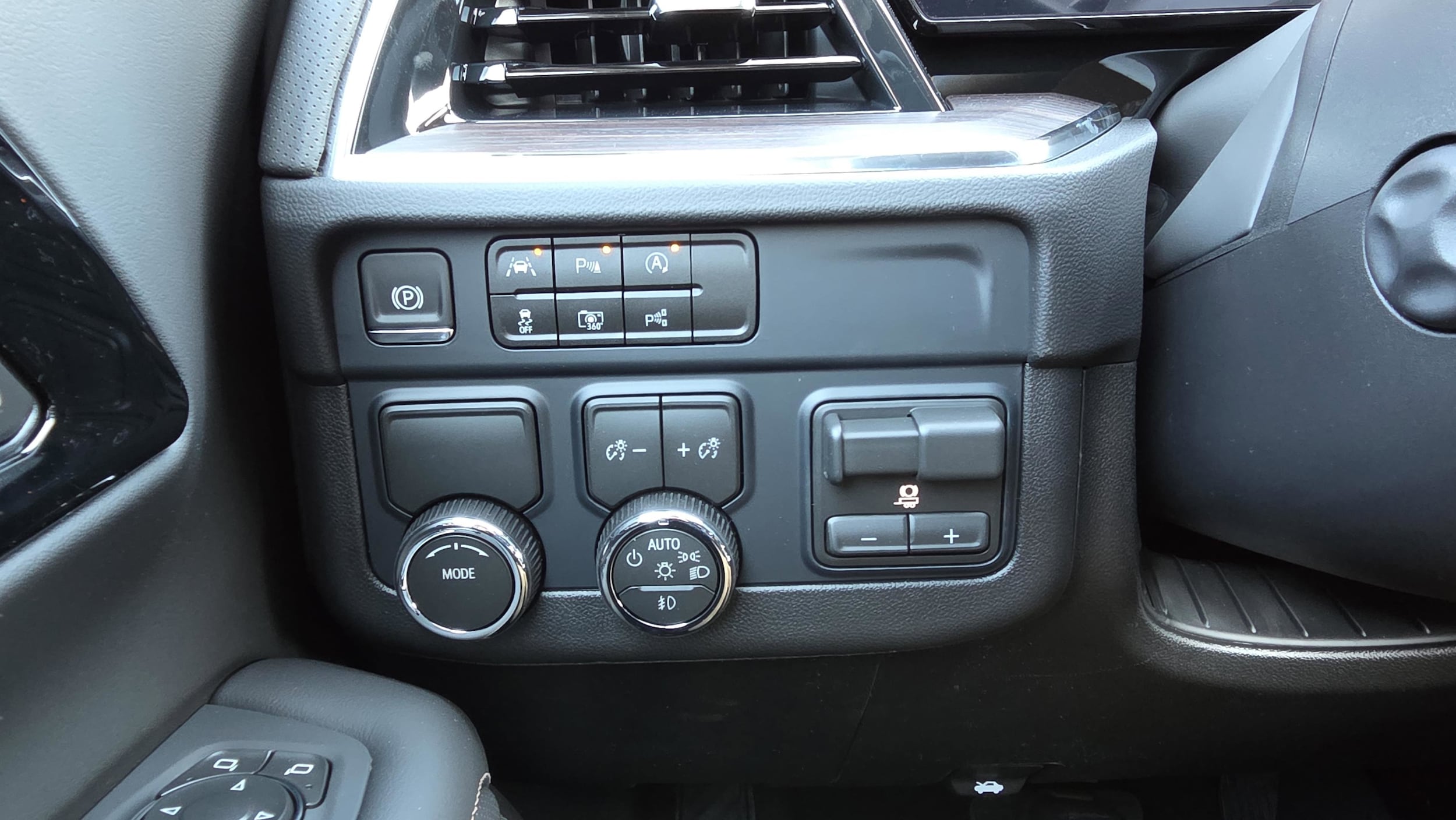 2026 Chevrolet Tahoe Premier - Photo 27