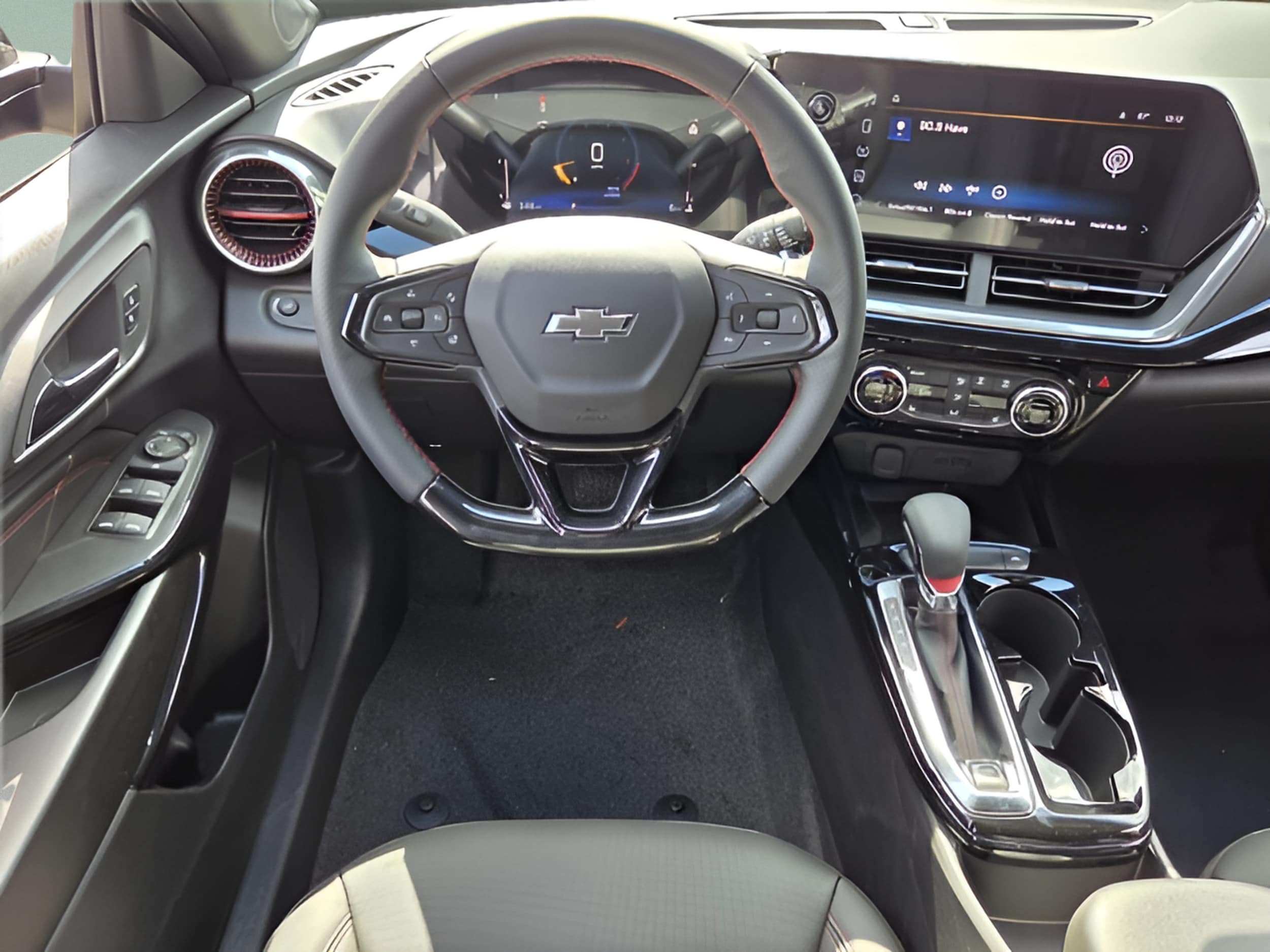 2026 Chevrolet Trax RS - Photo 12