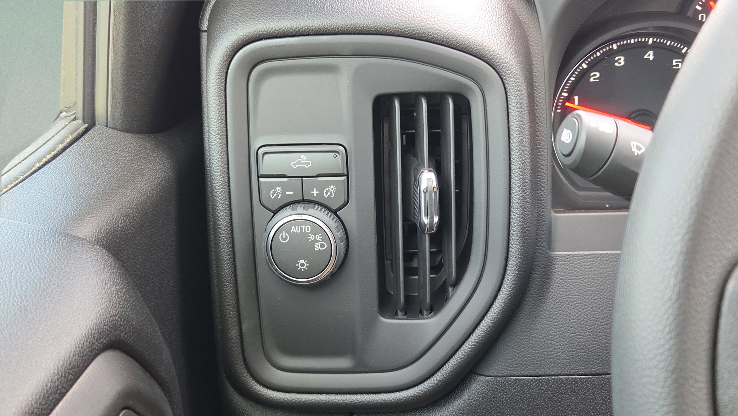 2026 Chevrolet Silverado 1500 Custom - Photo 17