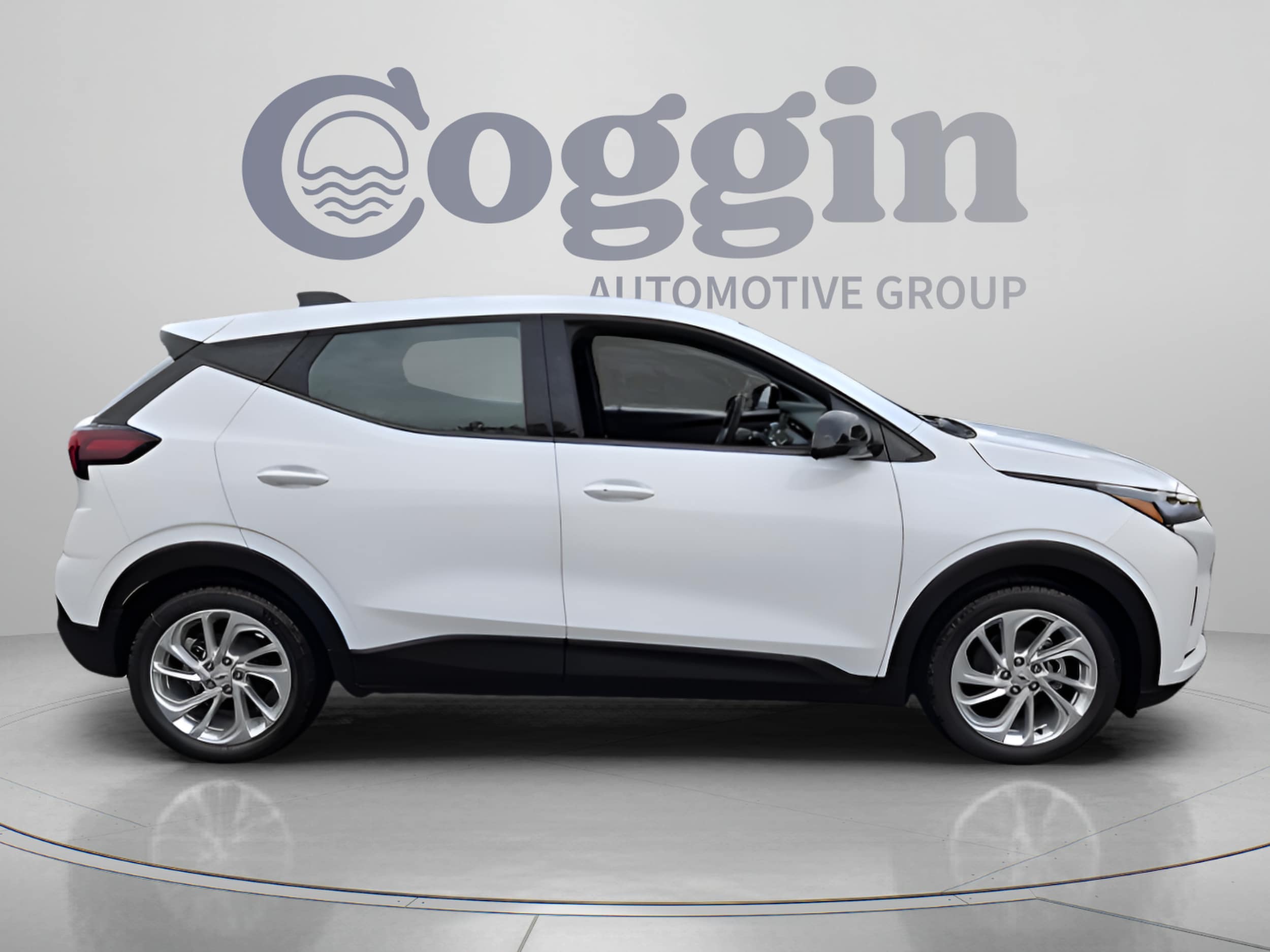 2027 Chevrolet Bolt LT - Photo 7