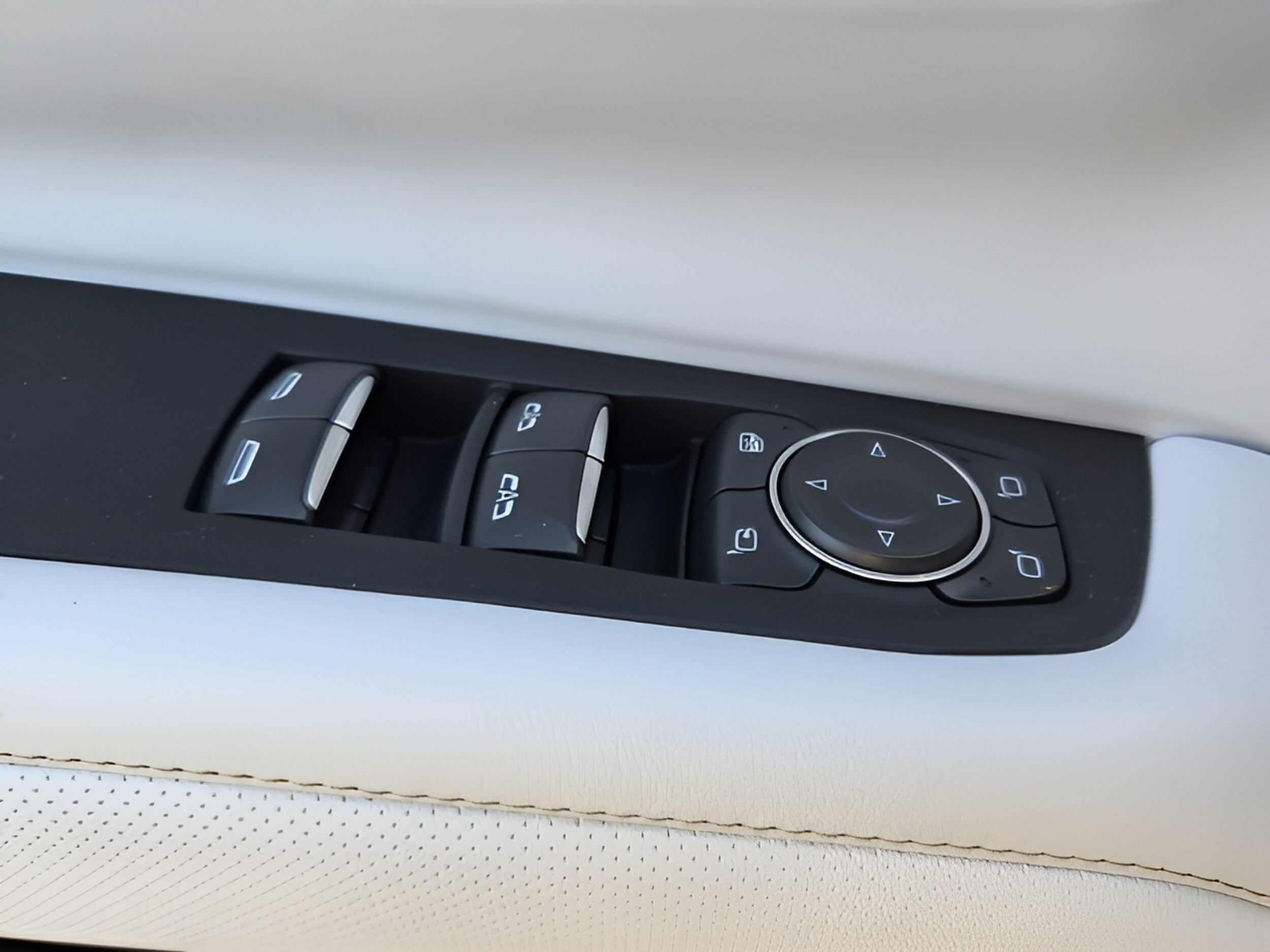 2026 Chevrolet Tahoe Premier - Photo 30