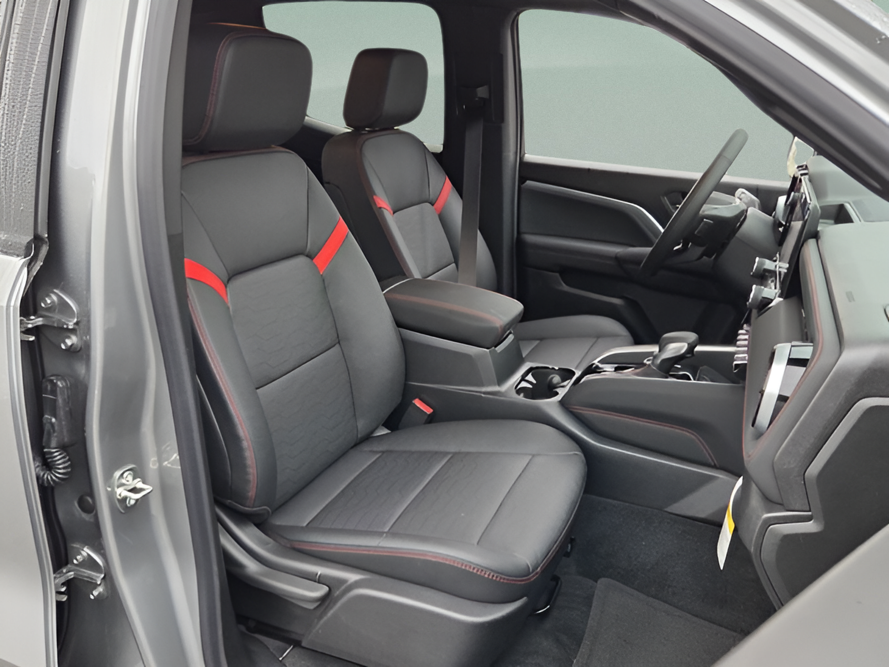 2026 Chevrolet Colorado Z71 - Photo 16