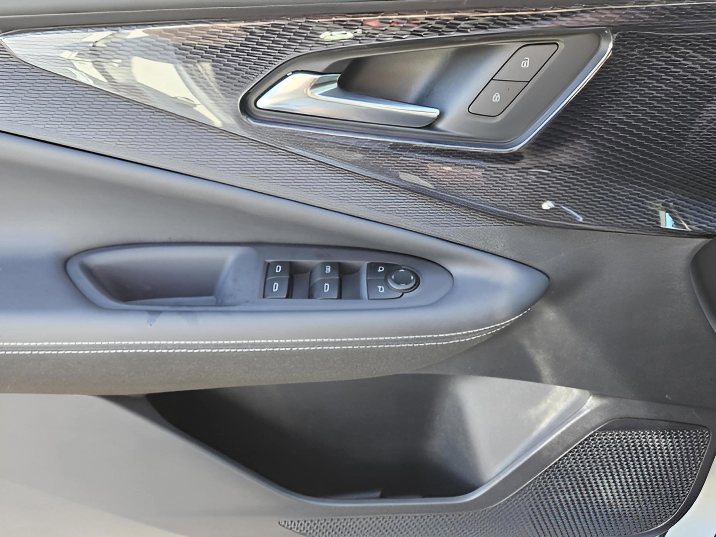 2025 Chevrolet Blazer EV LT - Photo 12