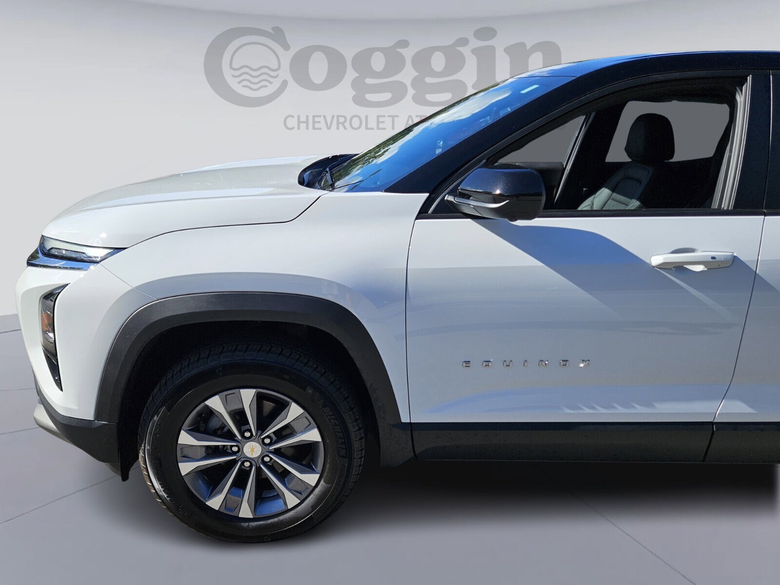 2026 Chevrolet Equinox LT photo 2