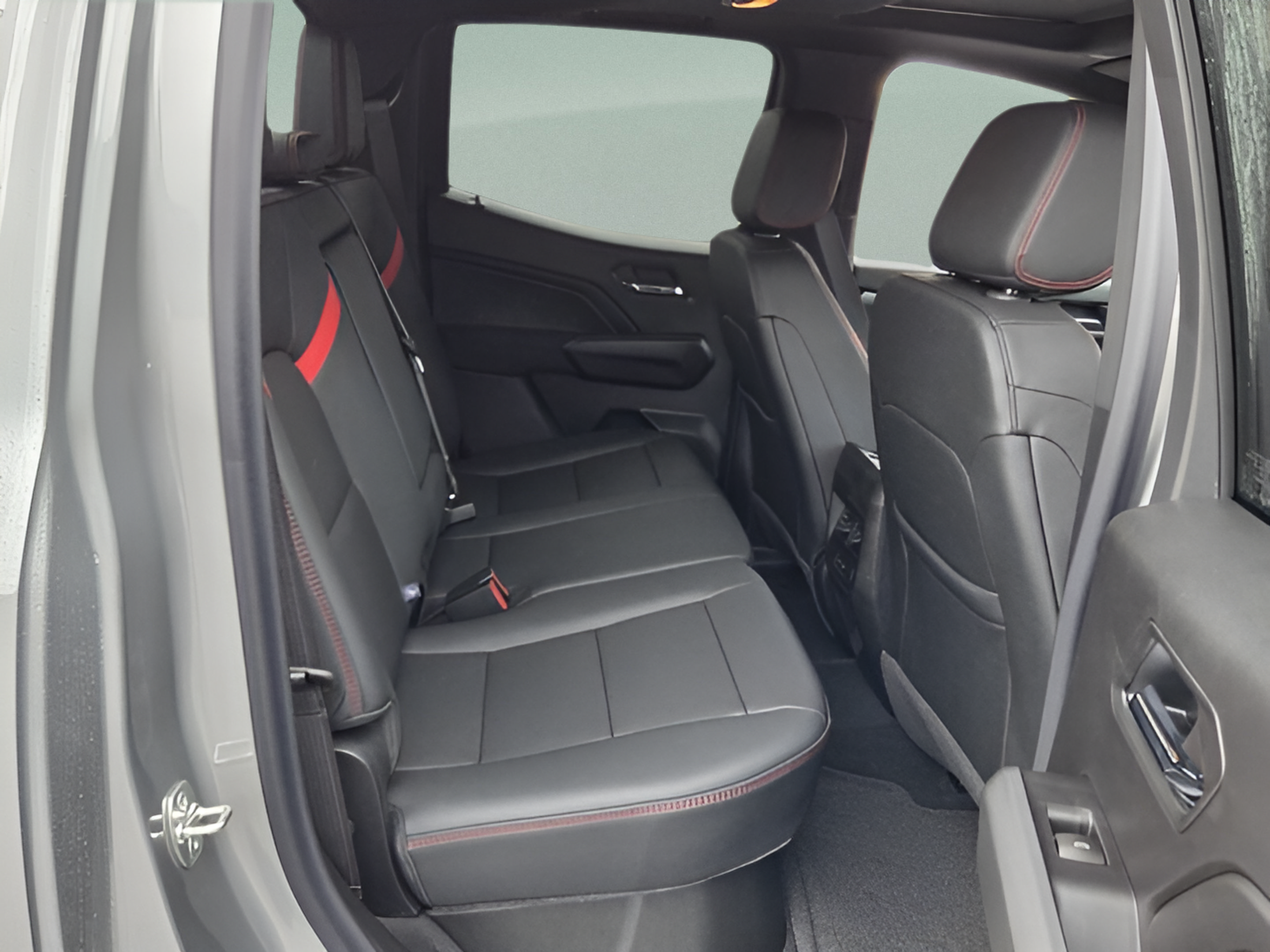 2026 Chevrolet Colorado Z71 - Photo 15