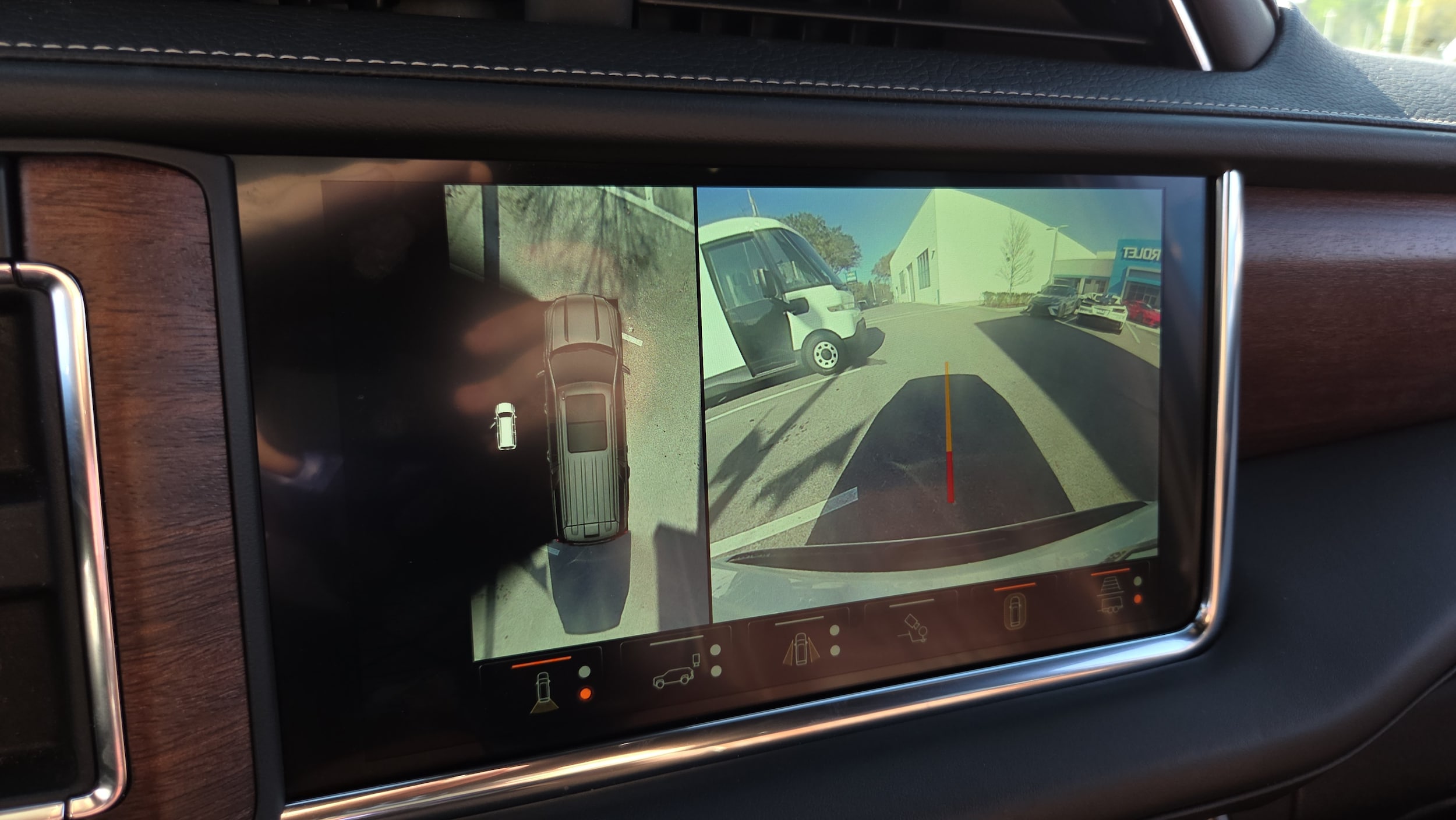 2024 GMC Yukon Denali Ultimate - Photo 22
