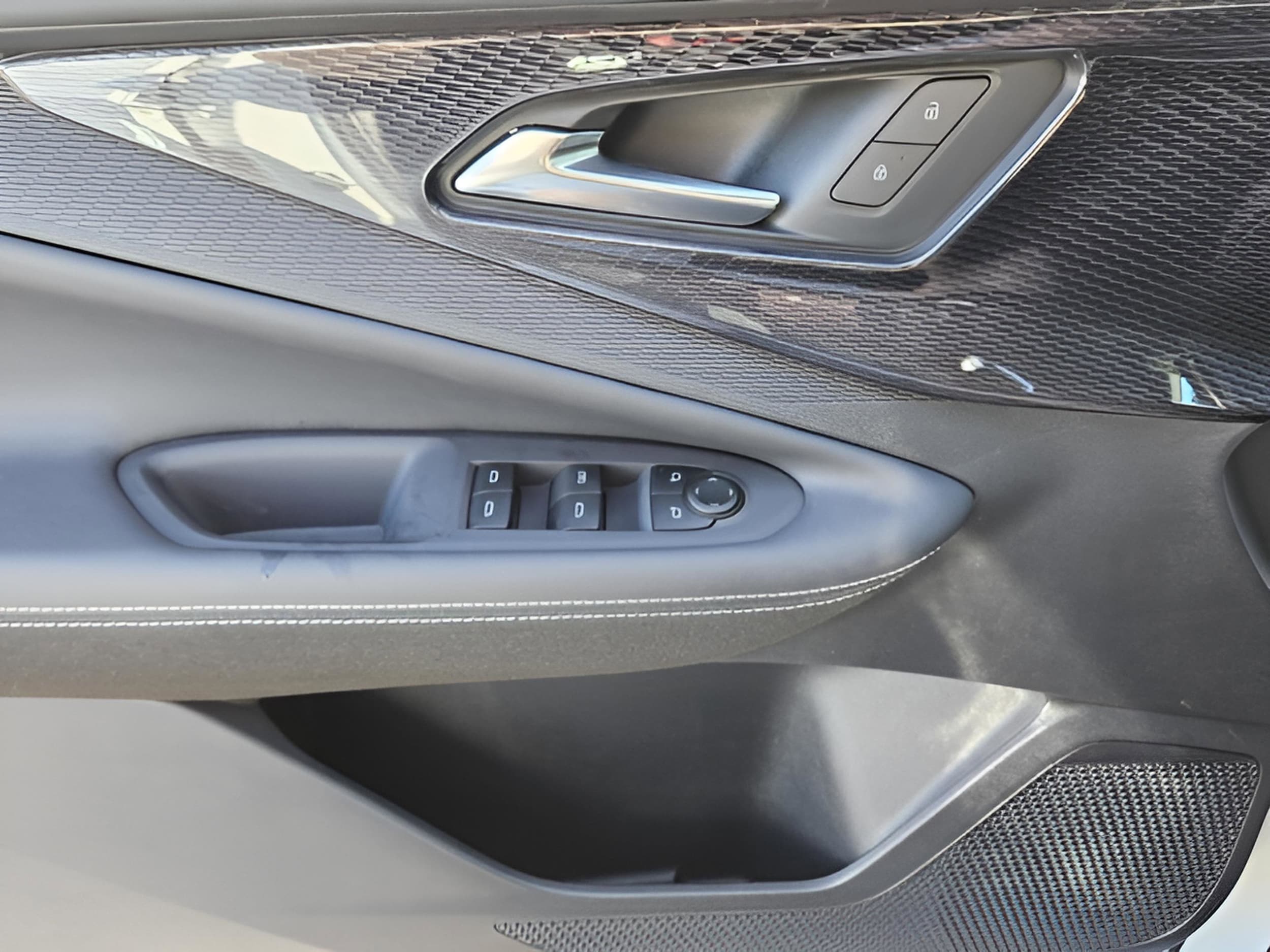 2025 Chevrolet Blazer EV LT - Photo 9