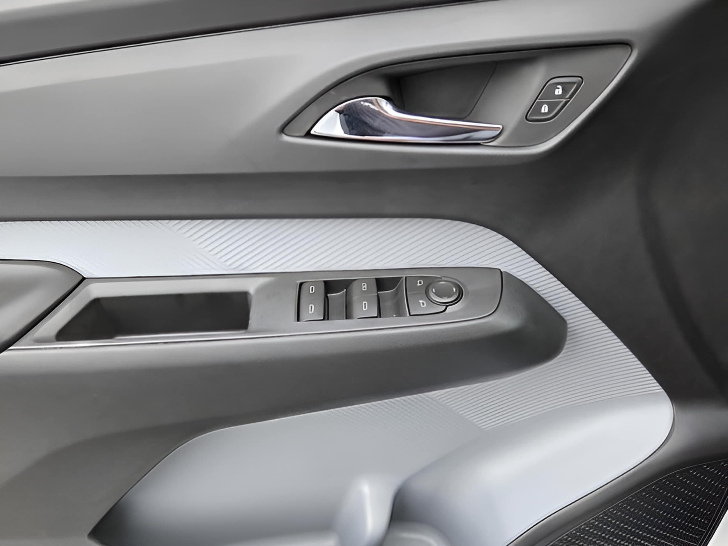 2027 Chevrolet Bolt LT - Photo 30