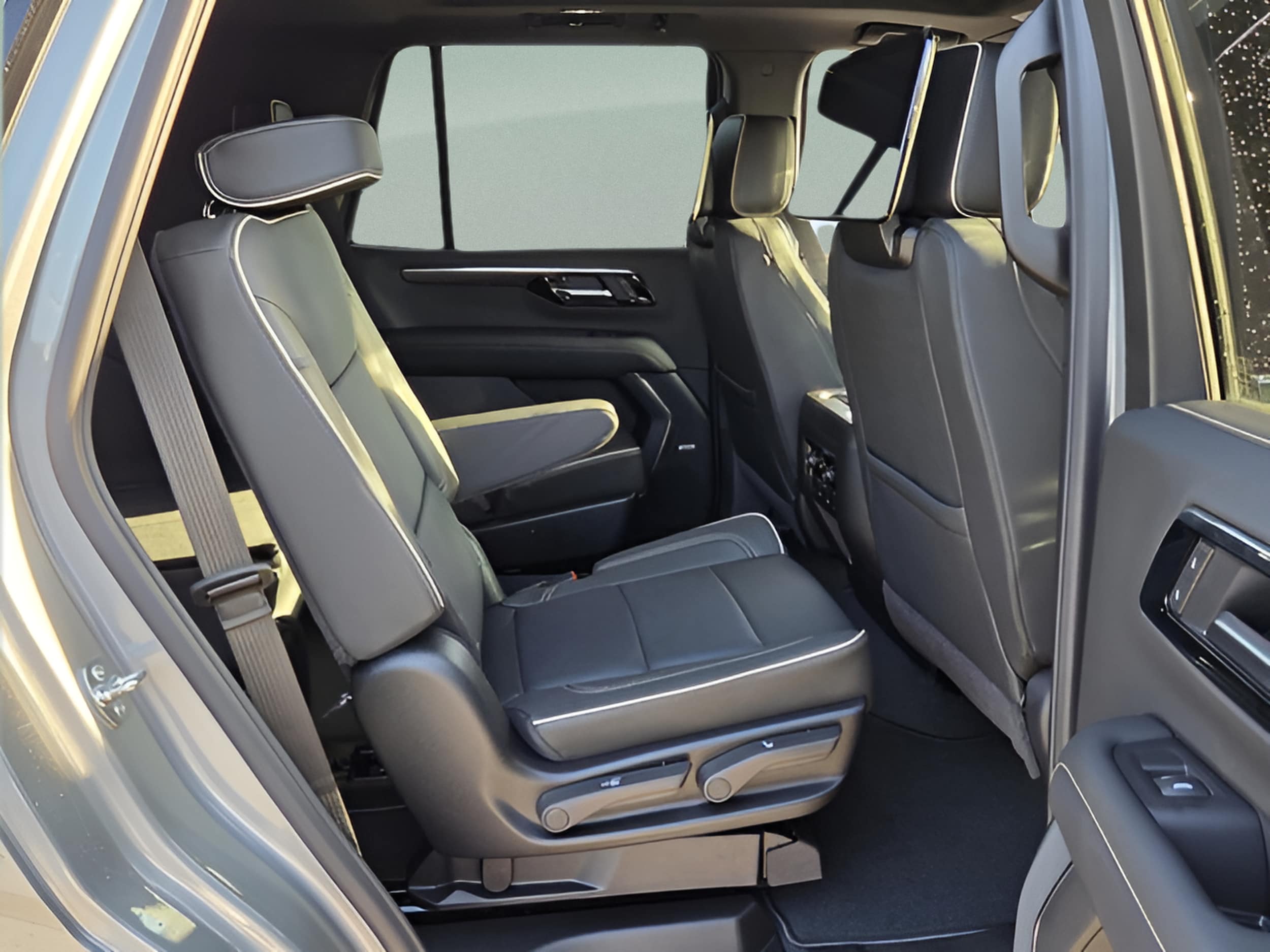 2026 Chevrolet Tahoe Premier - Photo 19