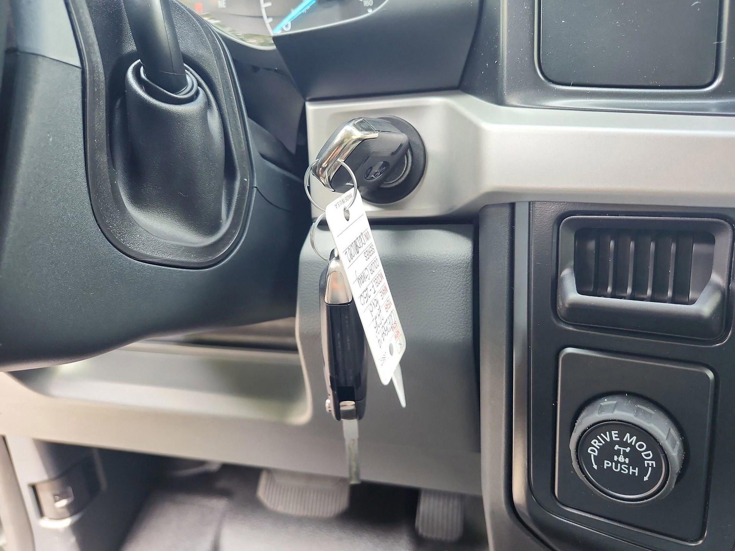 2025 Ford F-250 Super Duty XL - Photo 29