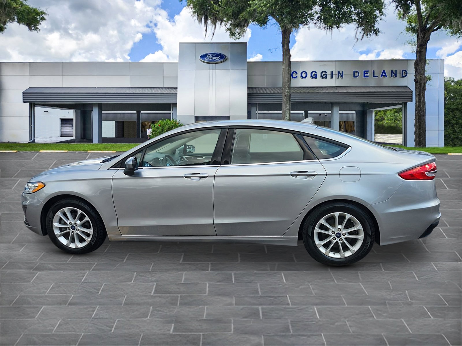 Used 2020 Ford Fusion Hybrid SE with VIN 3FA6P0LUXLR218140 for sale in Orange City, FL