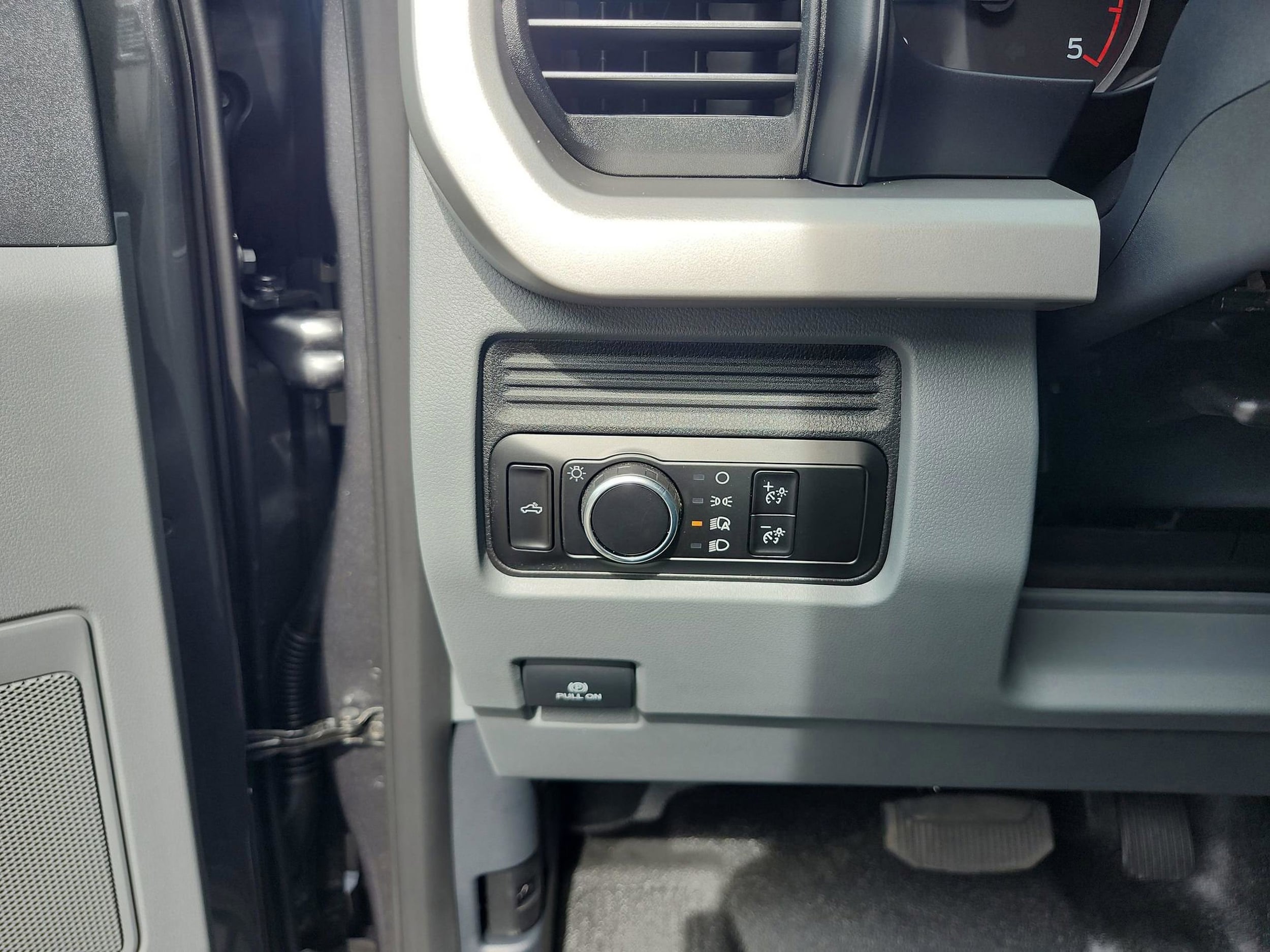 2025 Ford F-350 Super Duty XL - Photo 13
