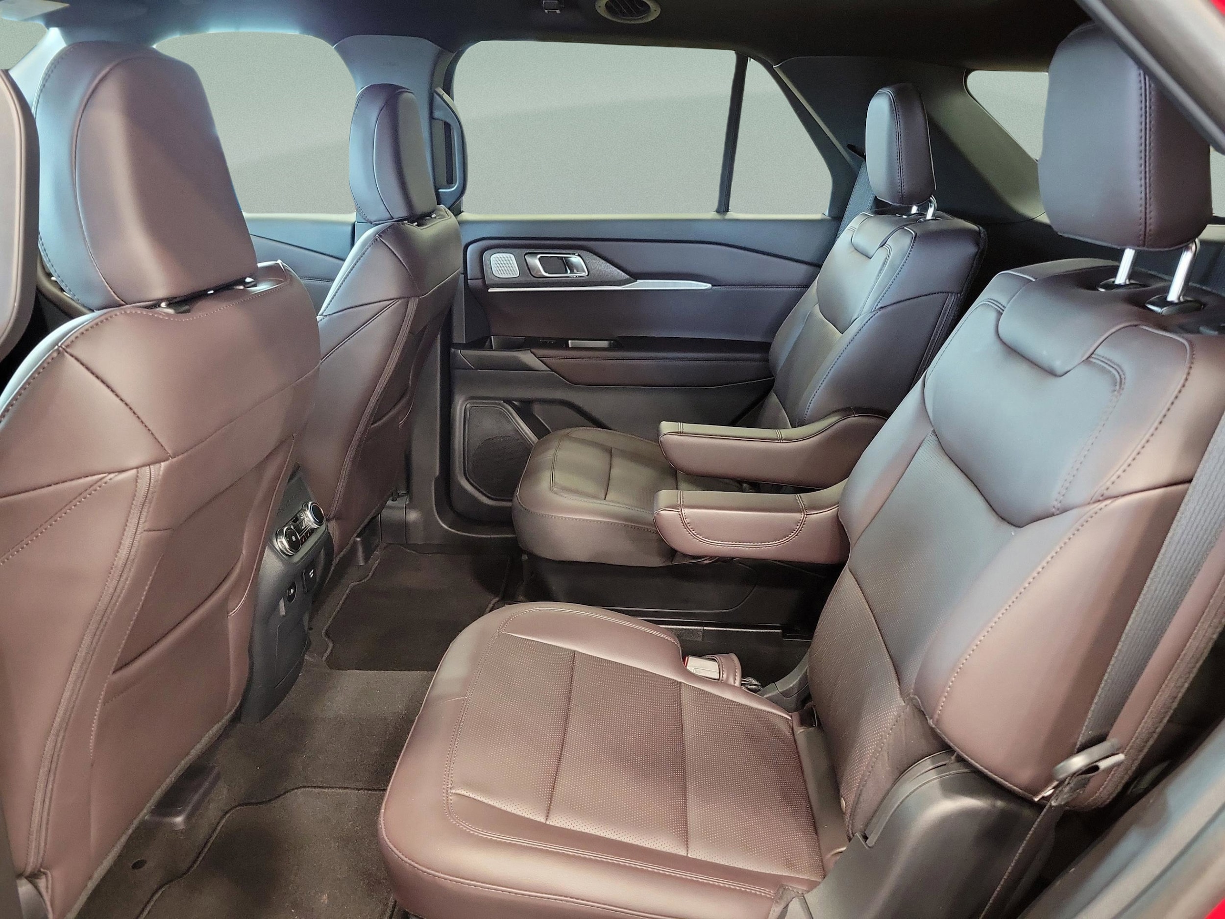 2026 Ford Explorer Platinum - Photo 40