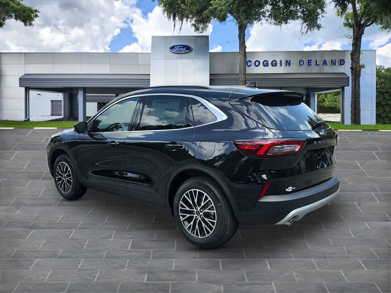 2025 Ford Escape photo 3