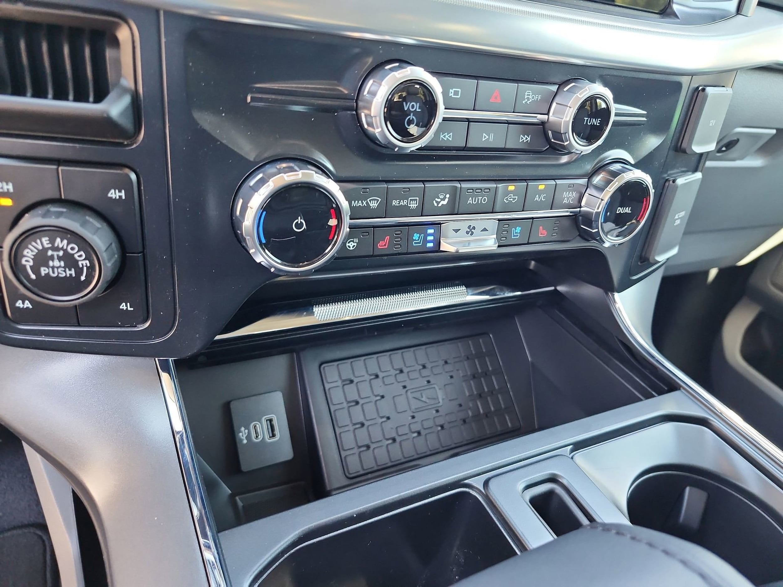 2025 Ford F-150 Lariat - Photo 28