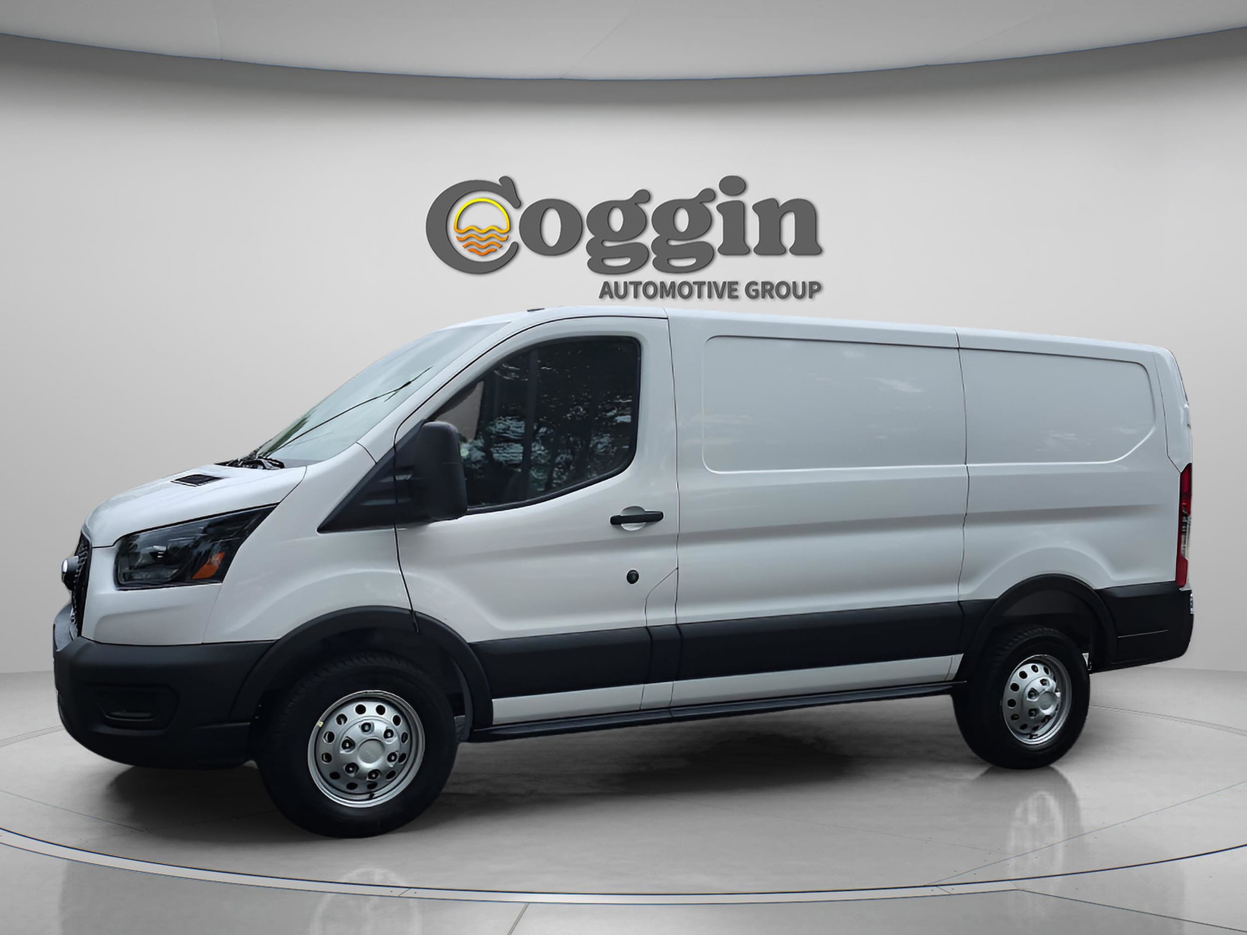 2025 Ford Transit Van Base's photo