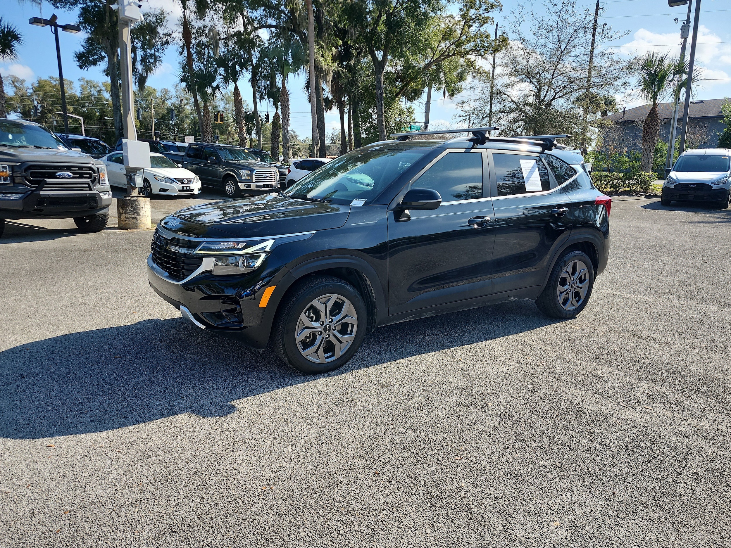 2024 Kia Seltos S's photo